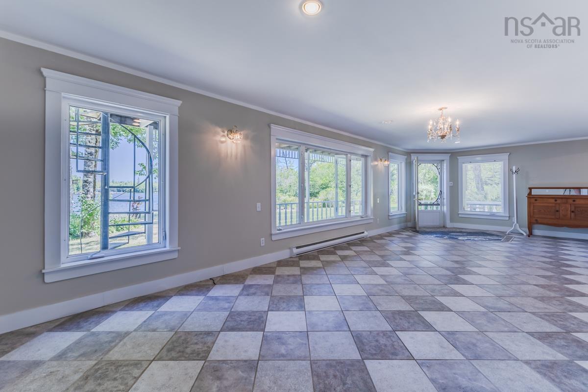 $999,500.00: 209 SHORTTS LAKE WEST Road, Shortts Lake