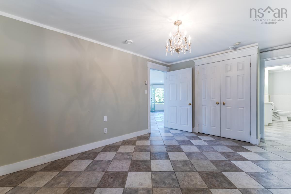 $999,500.00: 209 SHORTTS LAKE WEST Road, Shortts Lake