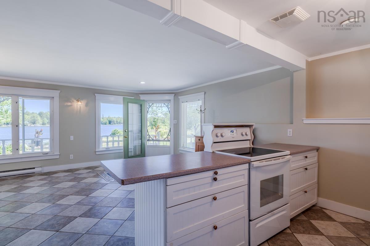 $999,500.00: 209 SHORTTS LAKE WEST Road, Shortts Lake