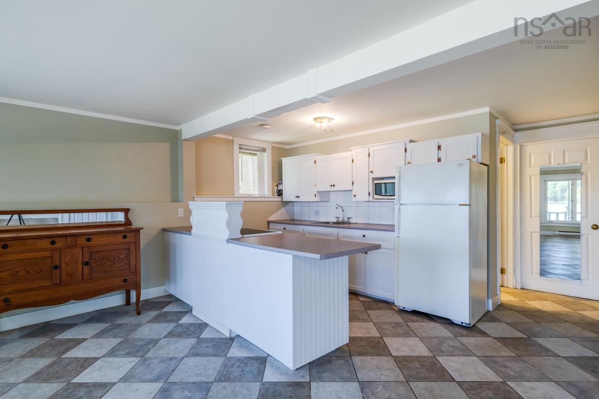 $999,500.00: 209 SHORTTS LAKE WEST Road, Shortts Lake