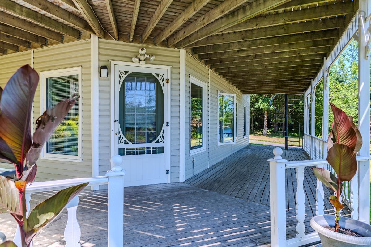 $999,500.00: 209 SHORTTS LAKE WEST Road, Shortts Lake