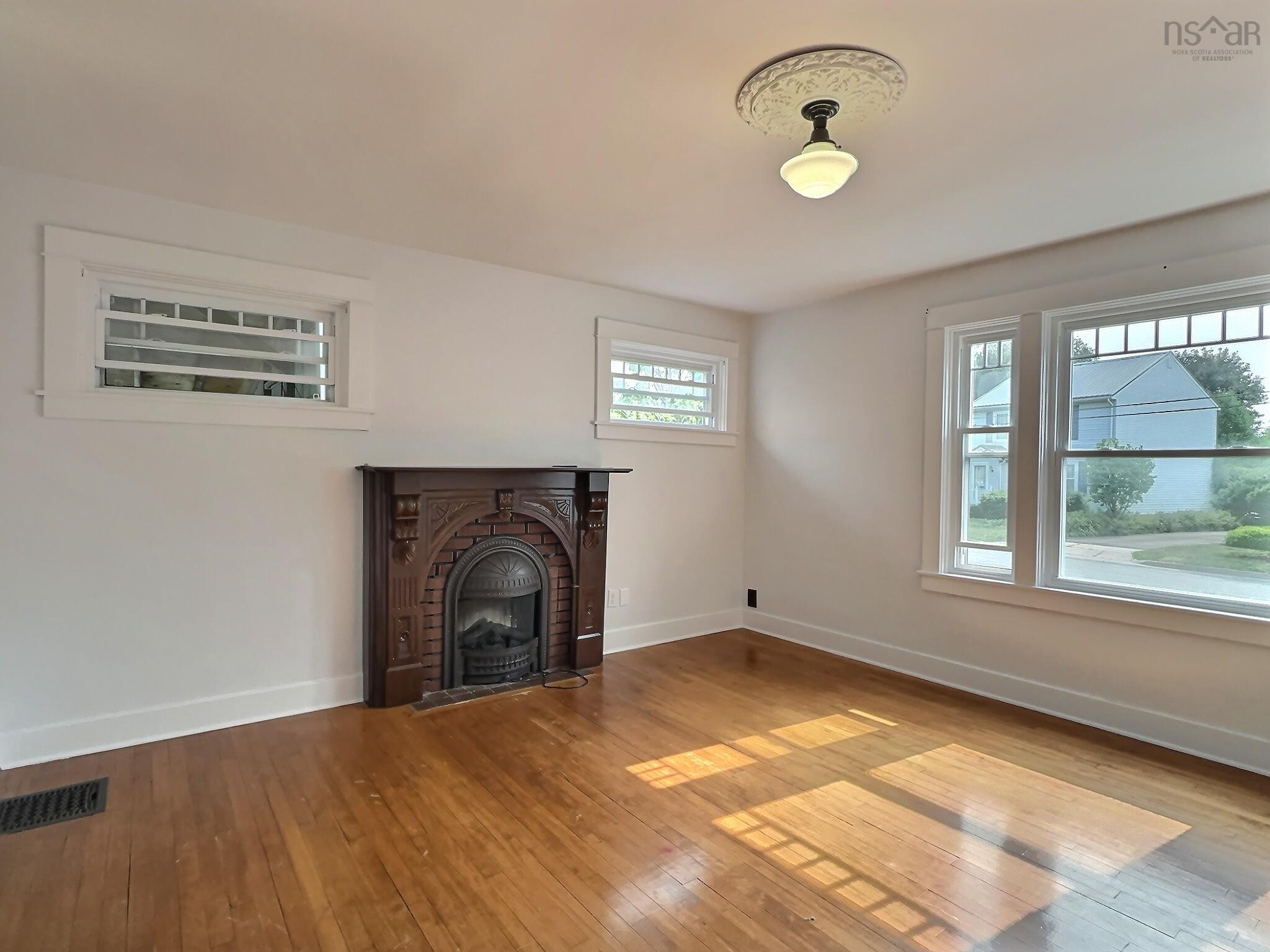 $329,900.00: 11 Hingley Avenue, Truro