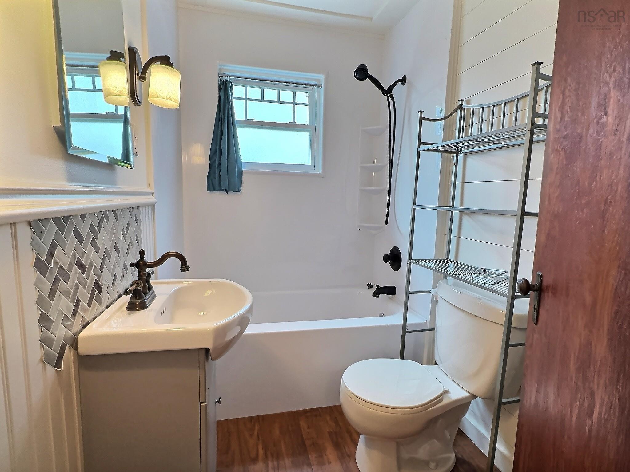 $329,900.00: 11 Hingley Avenue, Truro