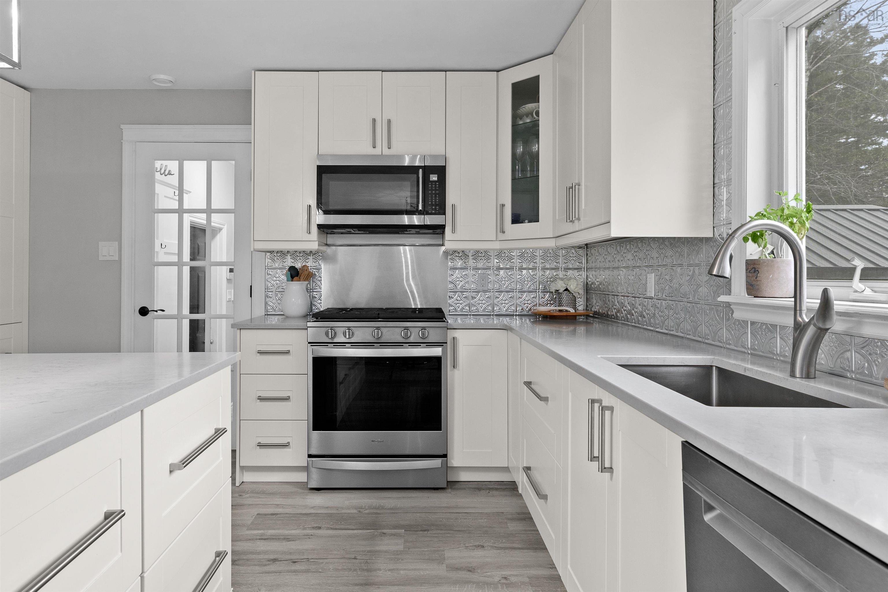 $849,900.00: 43 Diana Drive, Hammonds Plains