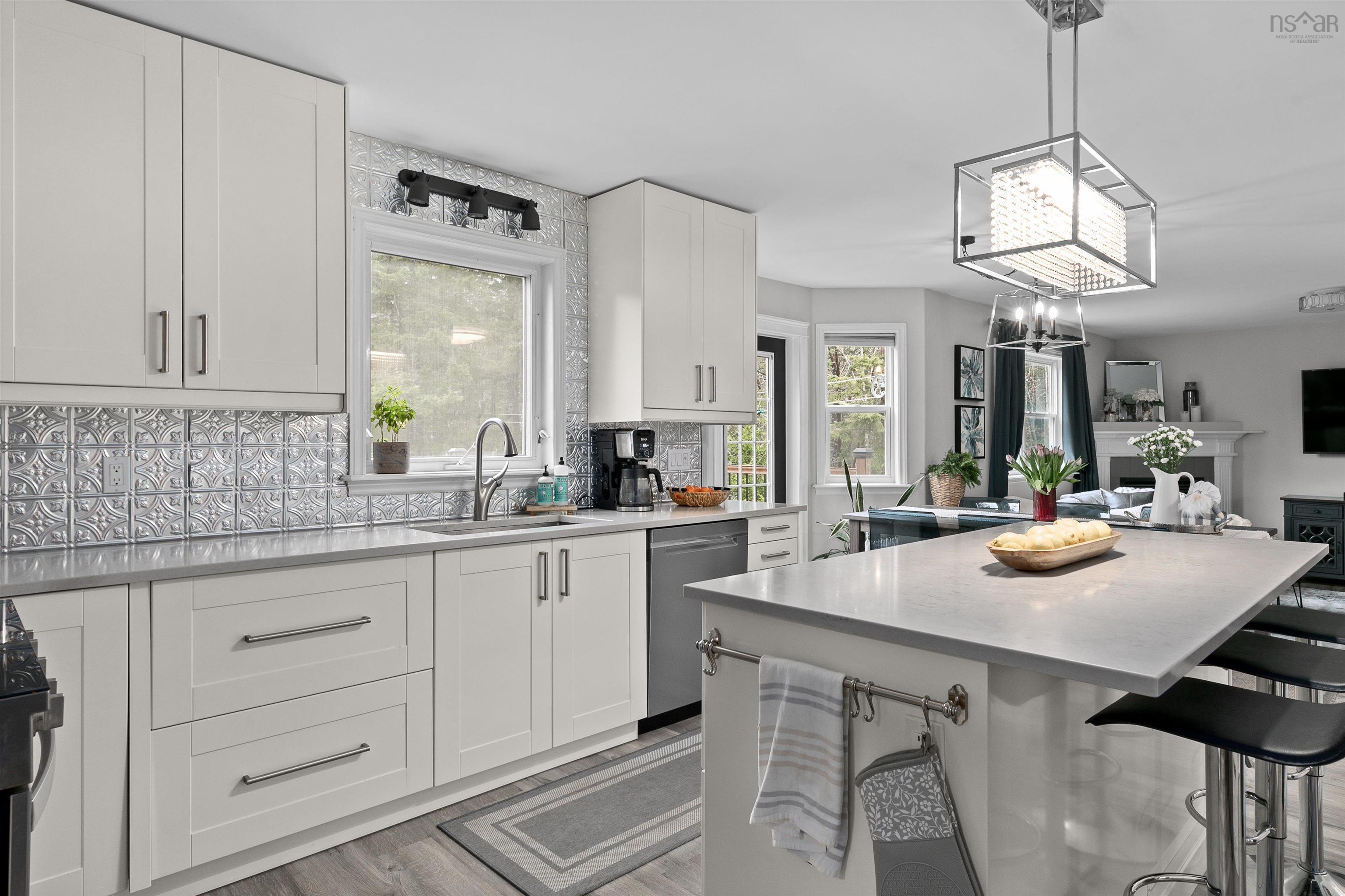 $849,900.00: 43 Diana Drive, Hammonds Plains