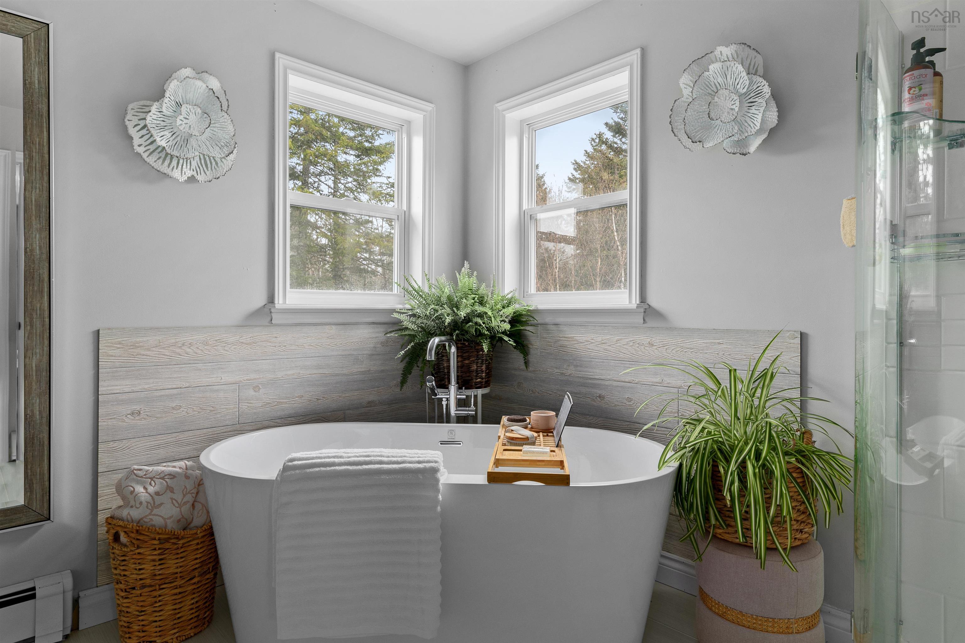 $849,900.00: 43 Diana Drive, Hammonds Plains