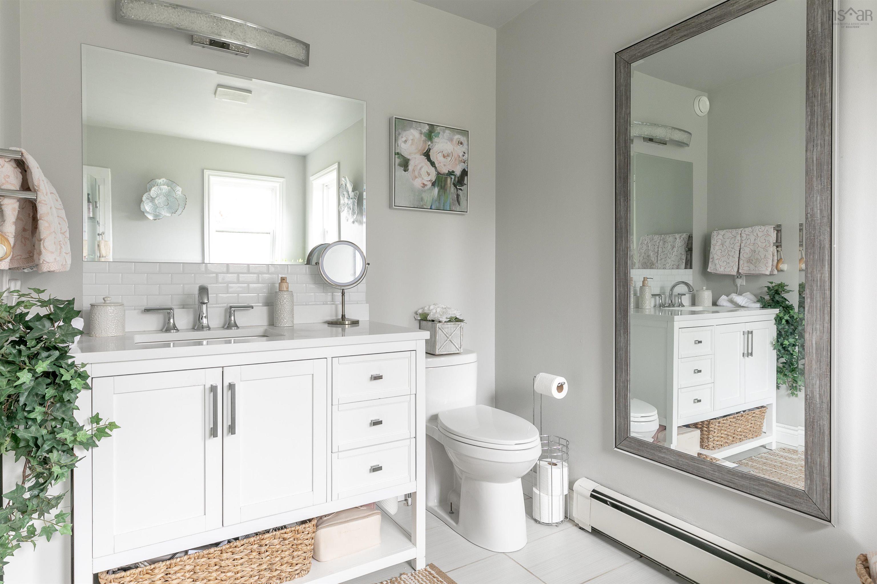 $849,900.00: 43 Diana Drive, Hammonds Plains