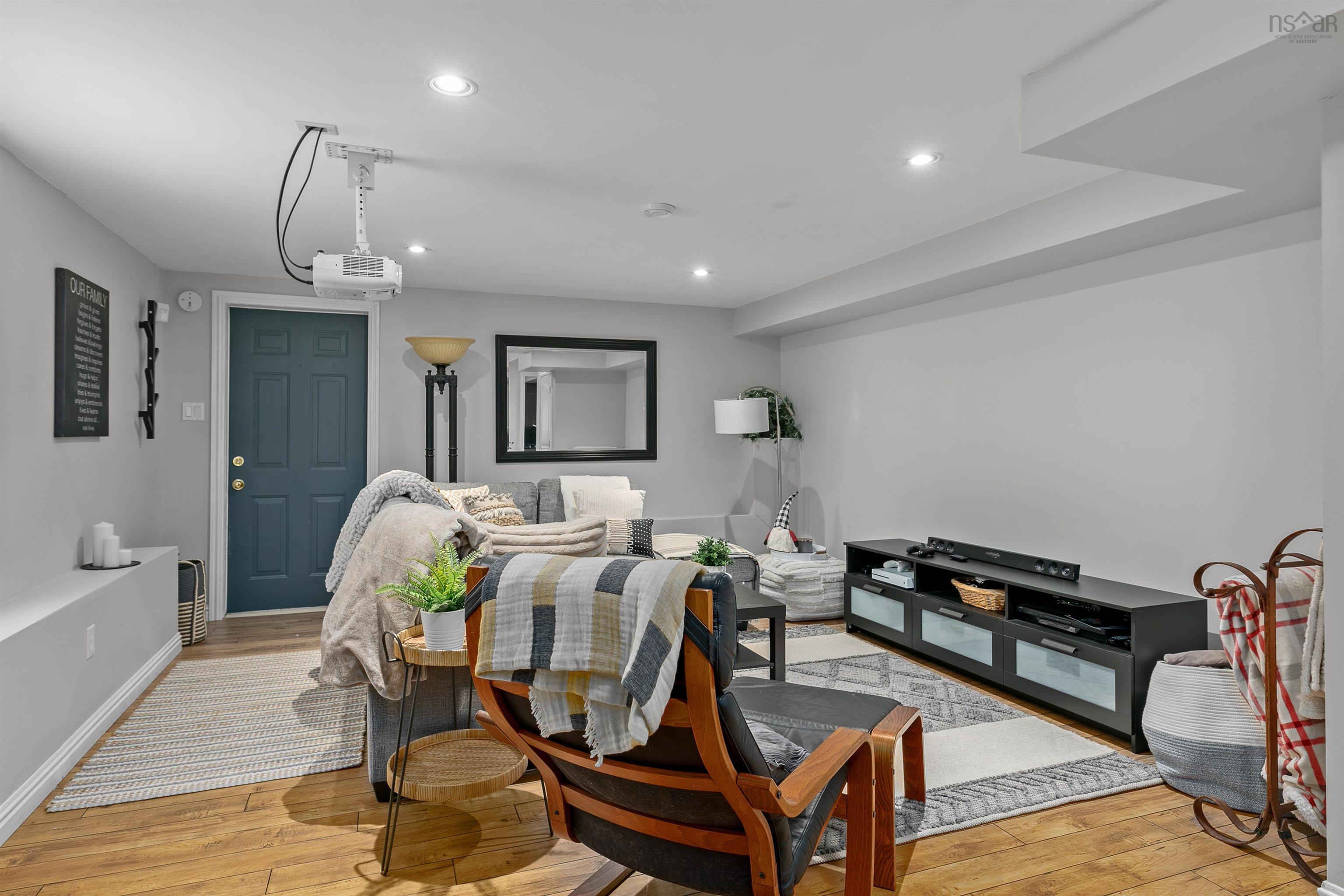 $849,900.00: 43 Diana Drive, Hammonds Plains