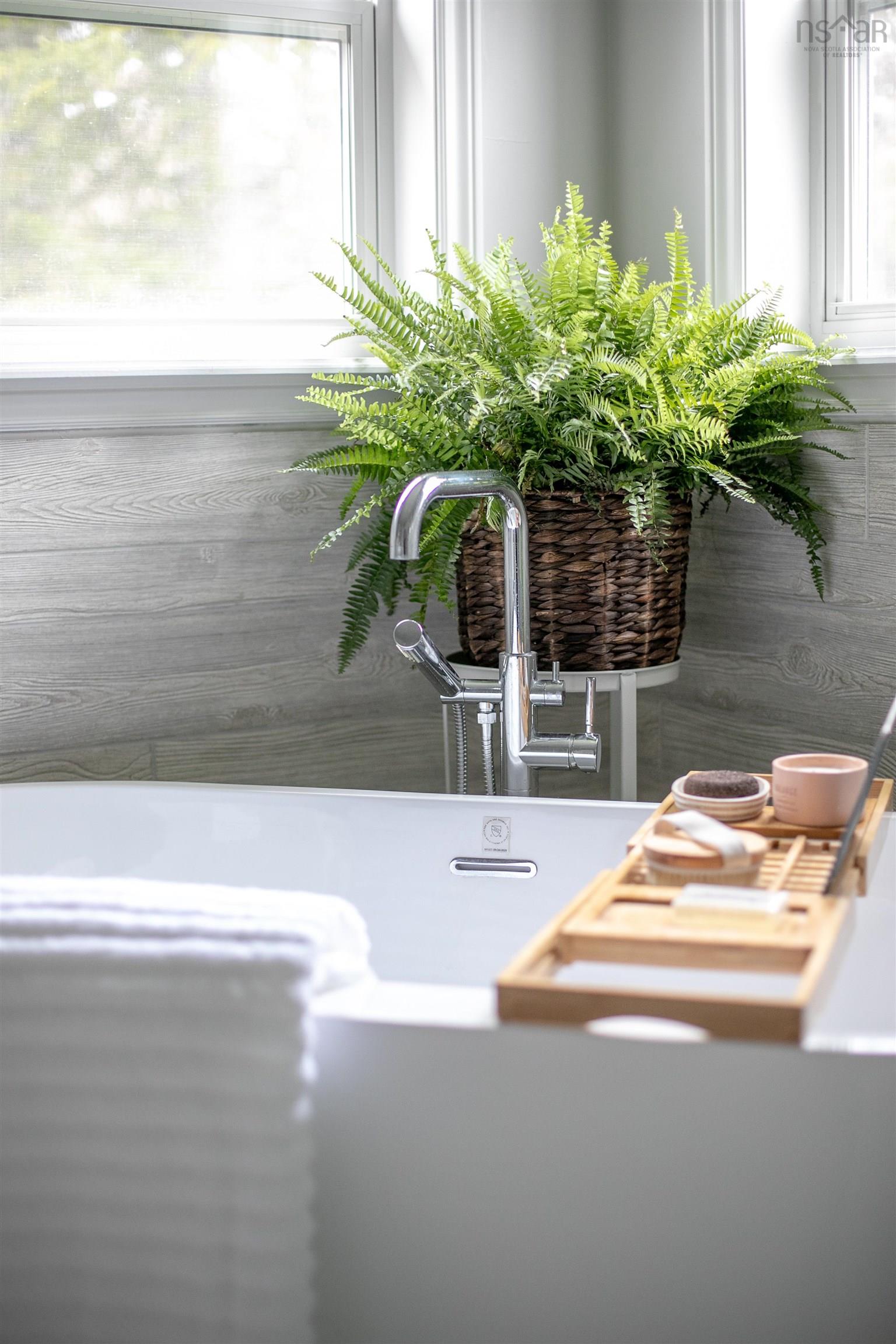 $849,900.00: 43 Diana Drive, Hammonds Plains