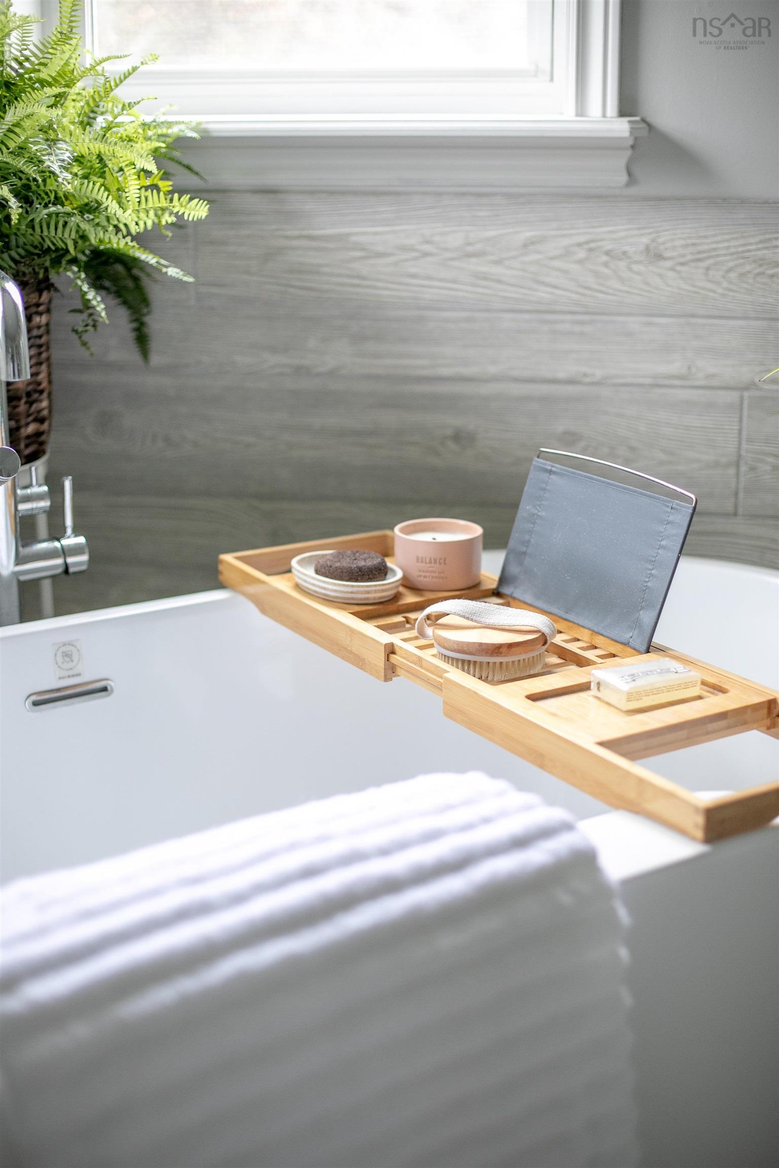 $849,900.00: 43 Diana Drive, Hammonds Plains