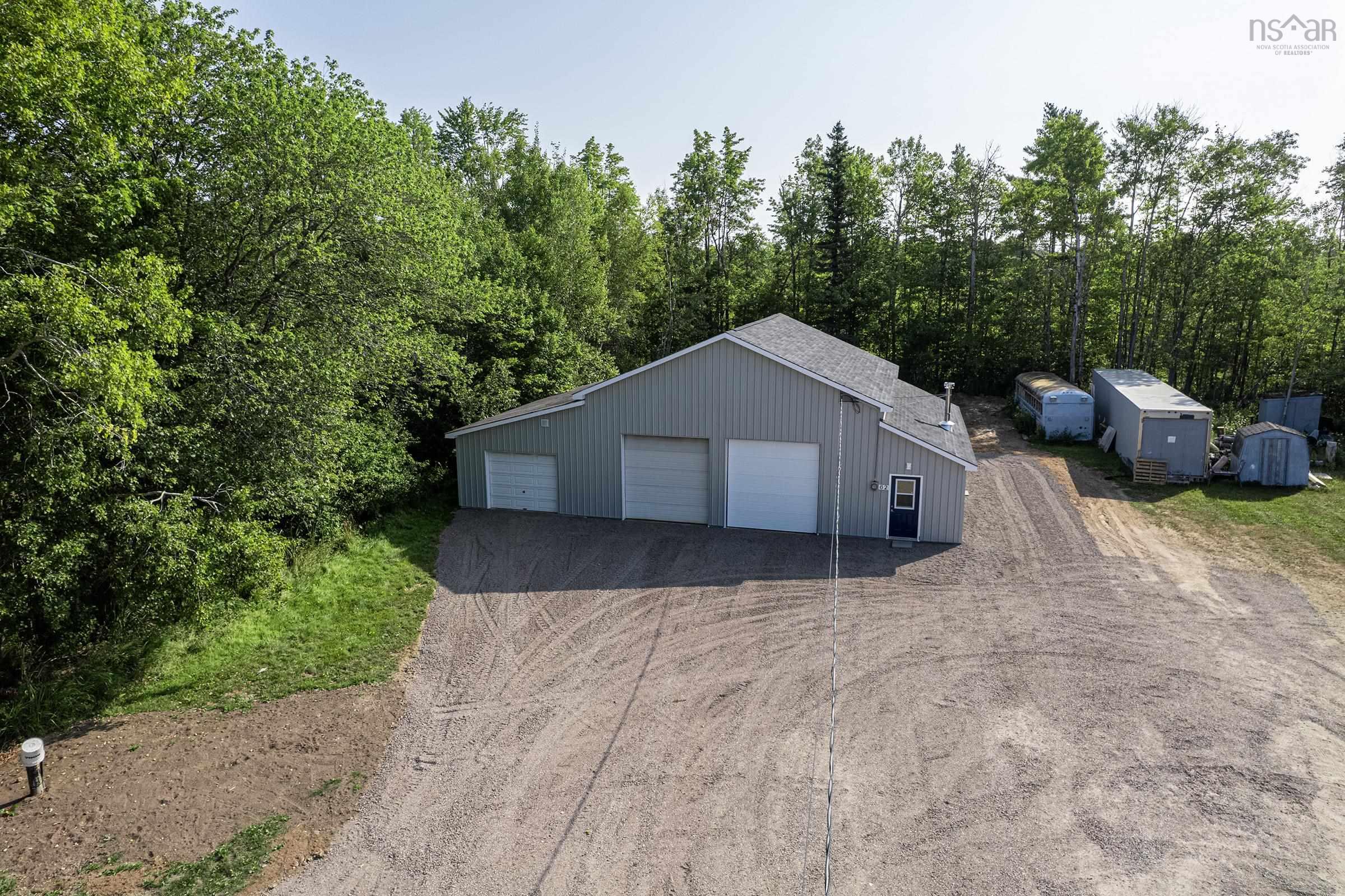 $400,000.00: 62 Victoria Road, Wilmot