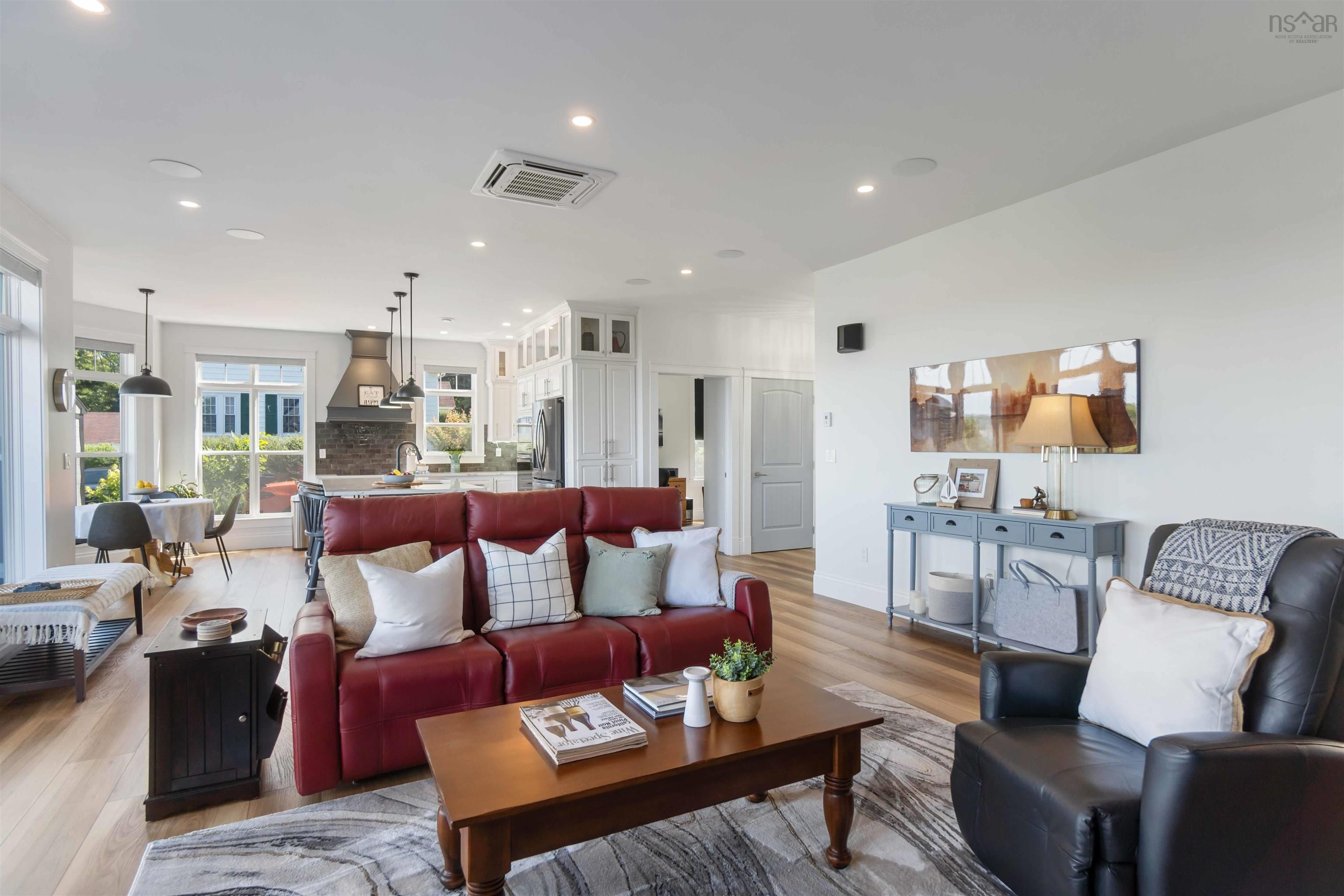 $1,099,000.00: 180 King Street, Digby