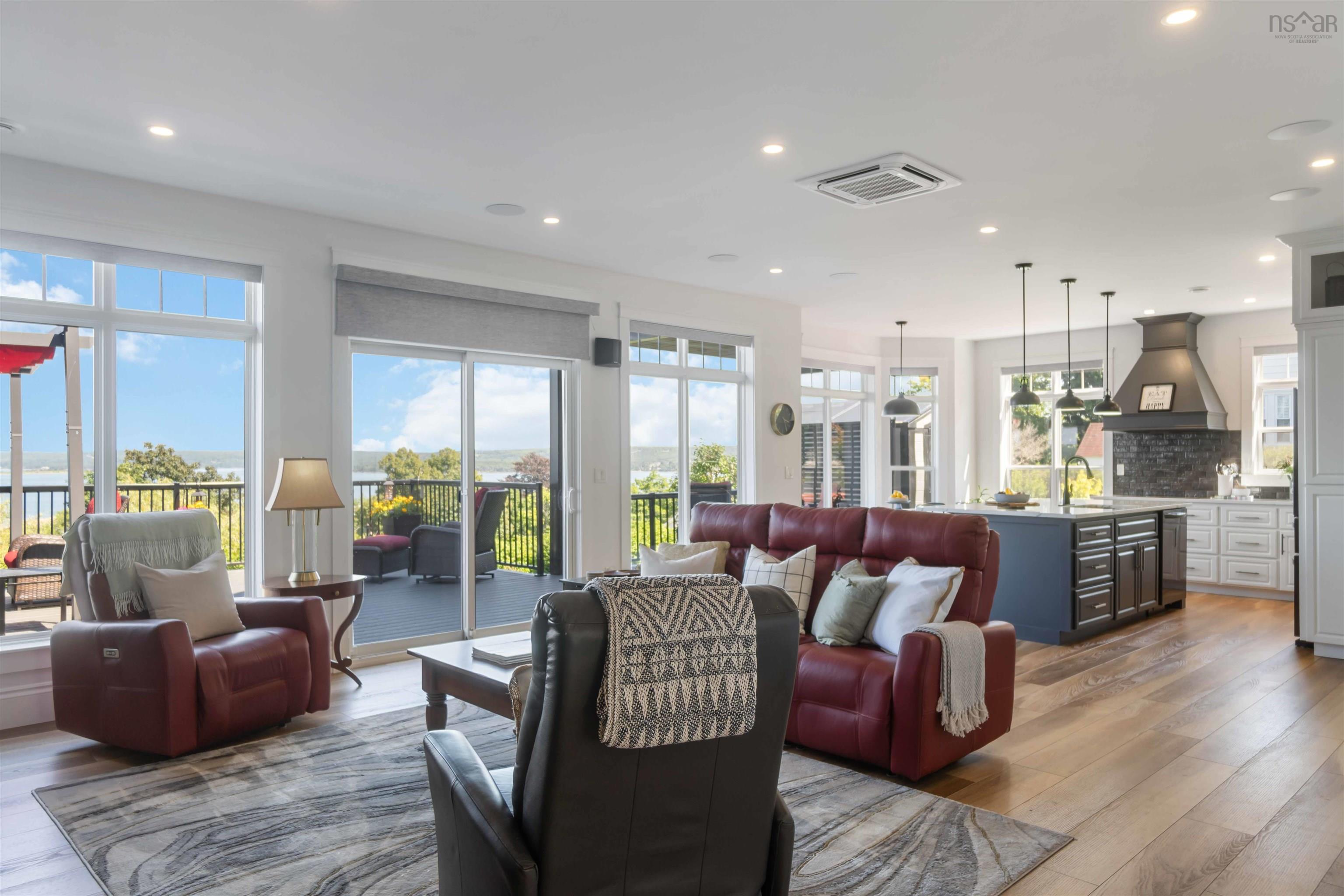 $1,099,000.00: 180 King Street, Digby