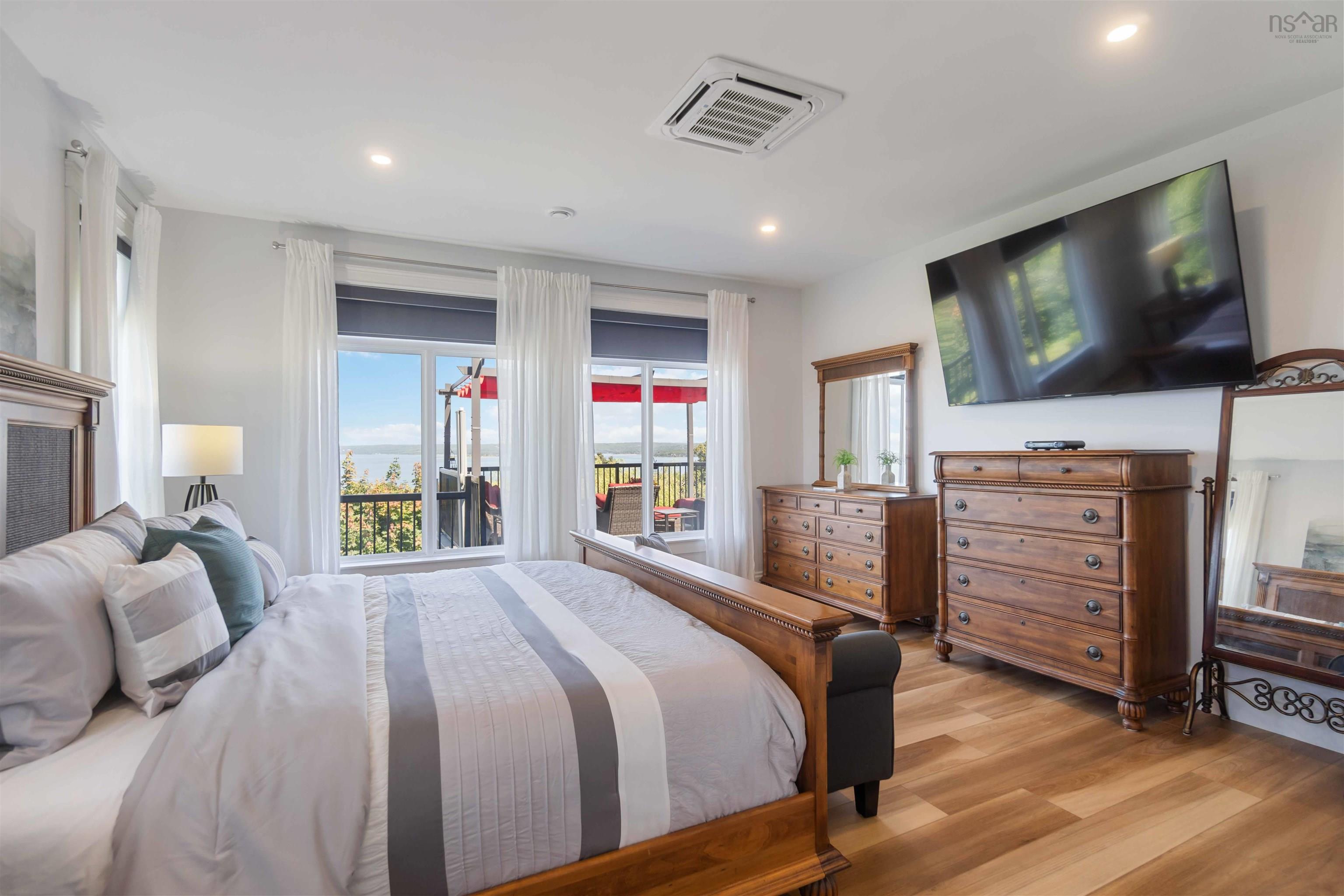 $1,099,000.00: 180 King Street, Digby