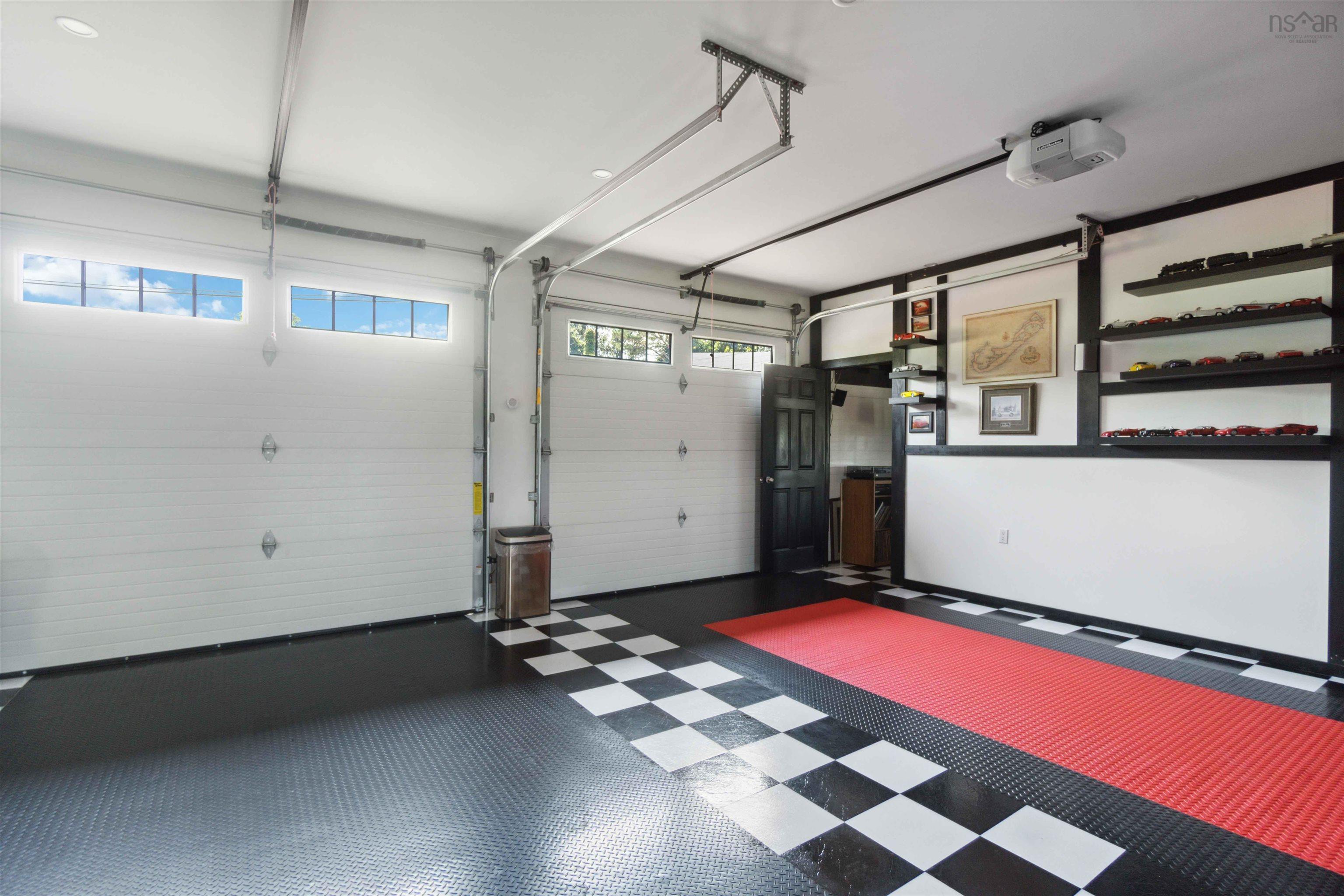 $1,099,000.00: 180 King Street, Digby