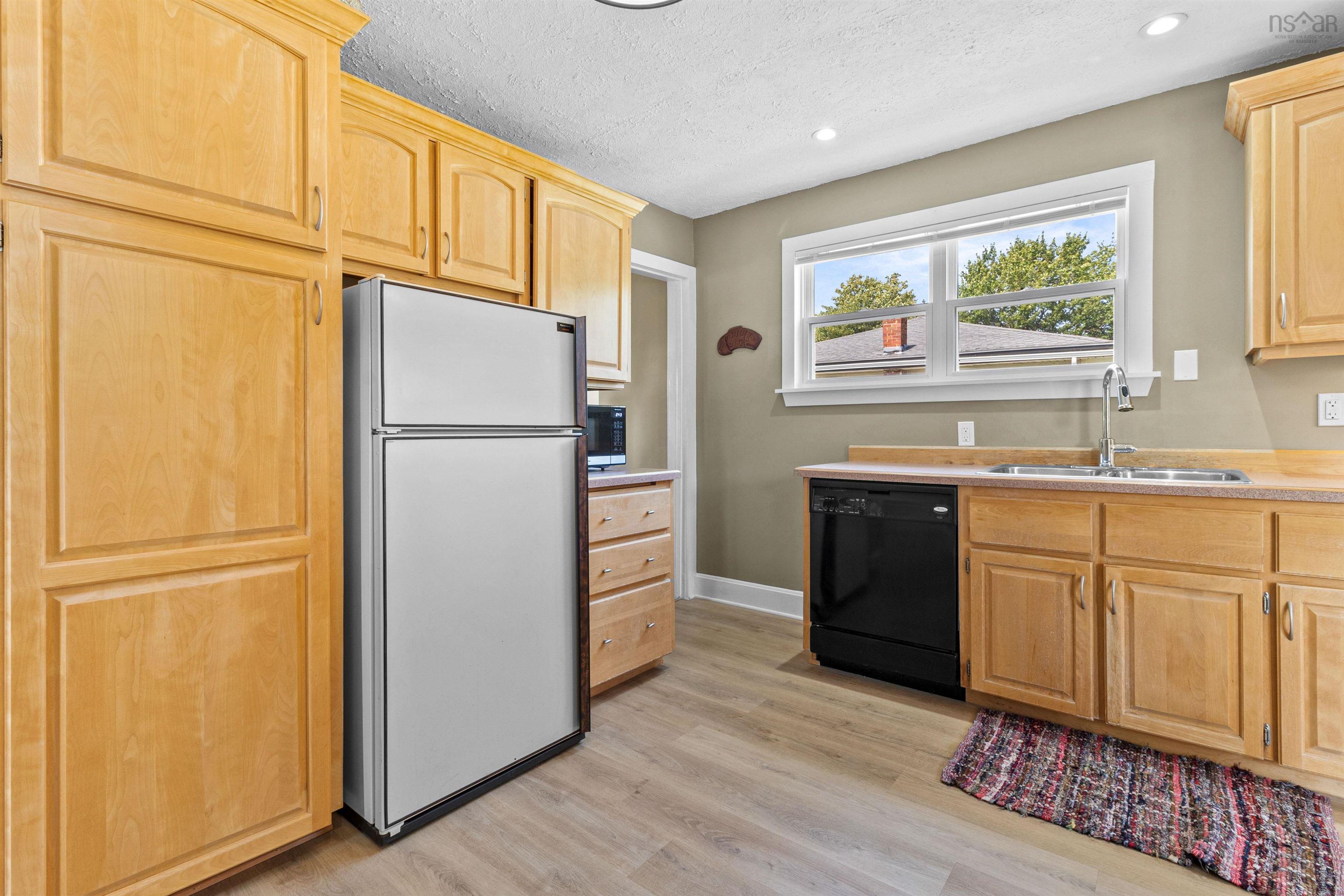 $439,900.00: 1442 Prospect Road, Hatchet Lake