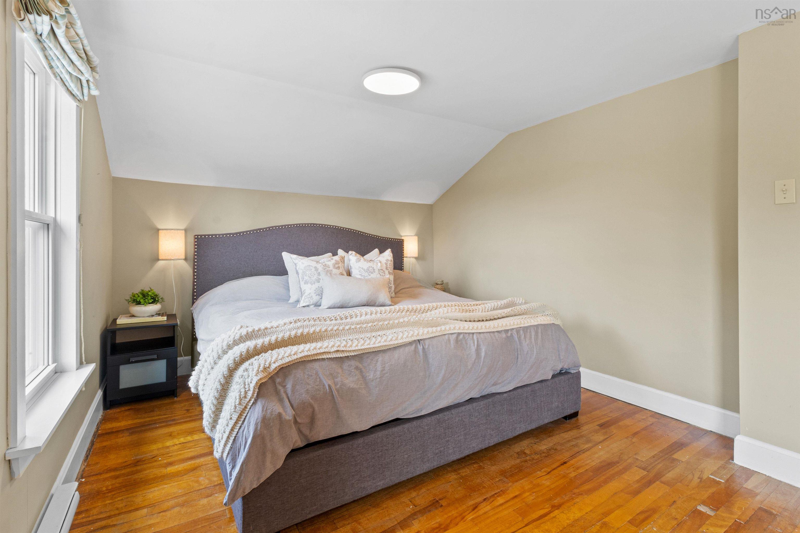 $439,900.00: 1442 Prospect Road, Hatchet Lake