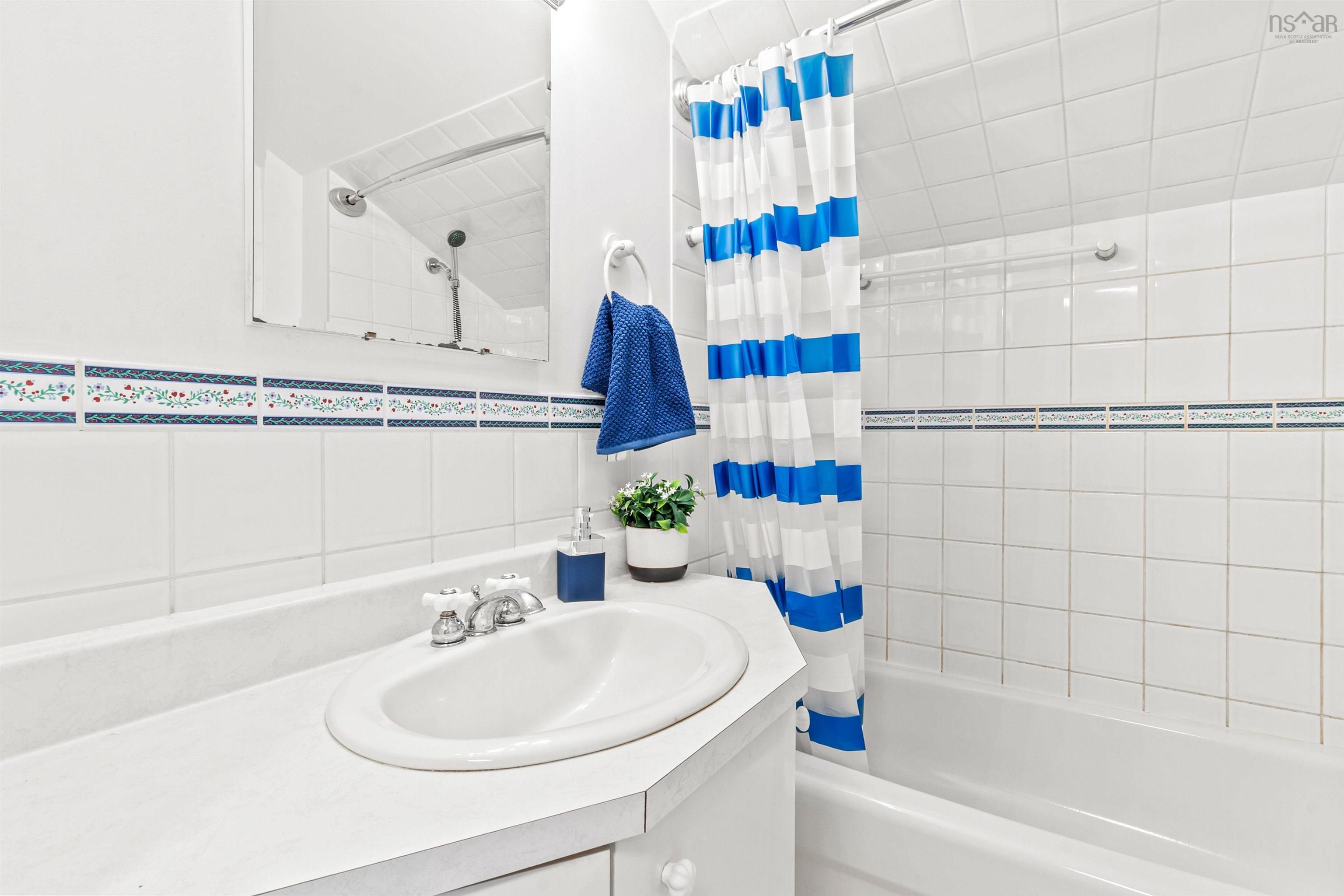 $439,900.00: 1442 Prospect Road, Hatchet Lake