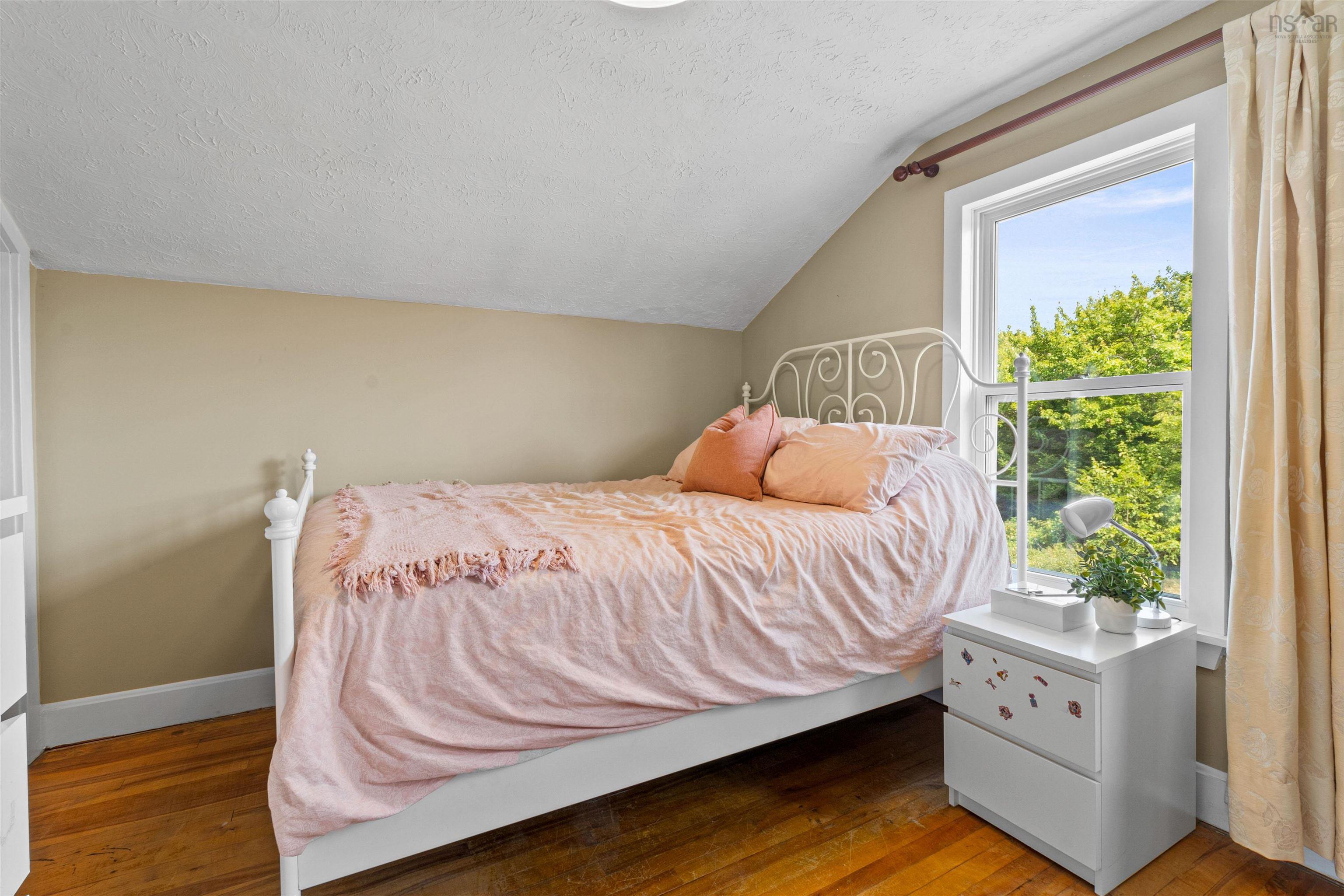 $439,900.00: 1442 Prospect Road, Hatchet Lake