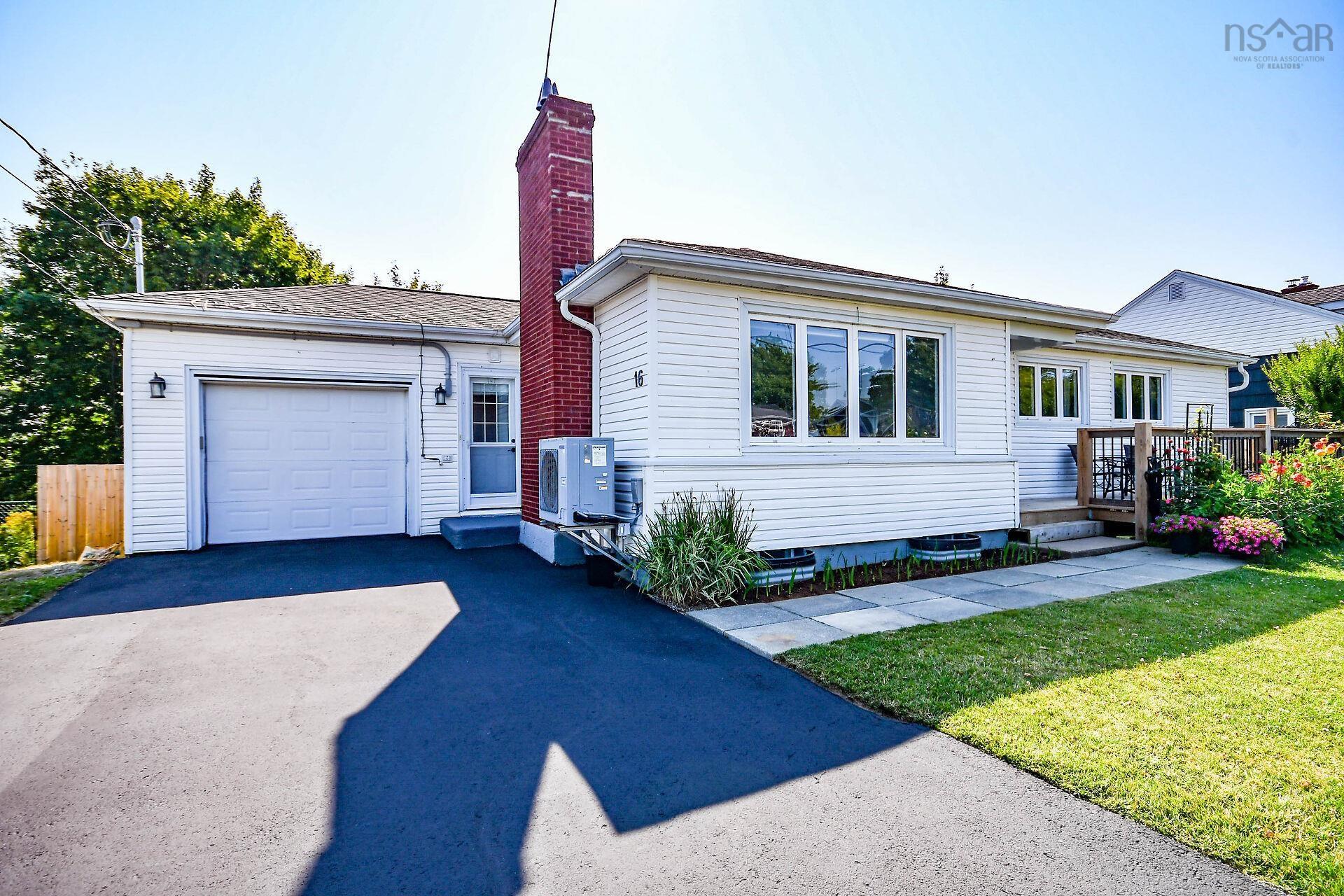 16 Raymoor Drive, Woodlawn, NS (MLS® 202520351)