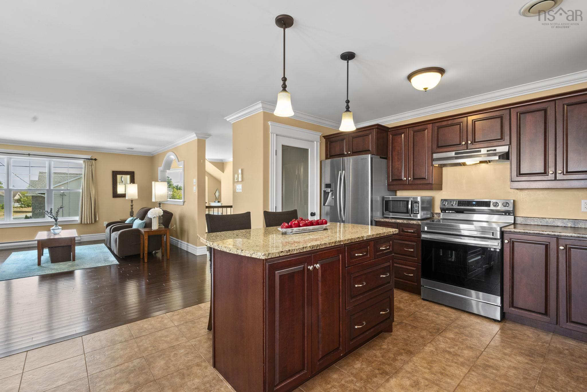 $689,900.00: 5 Lucy Court, Middle Sackville