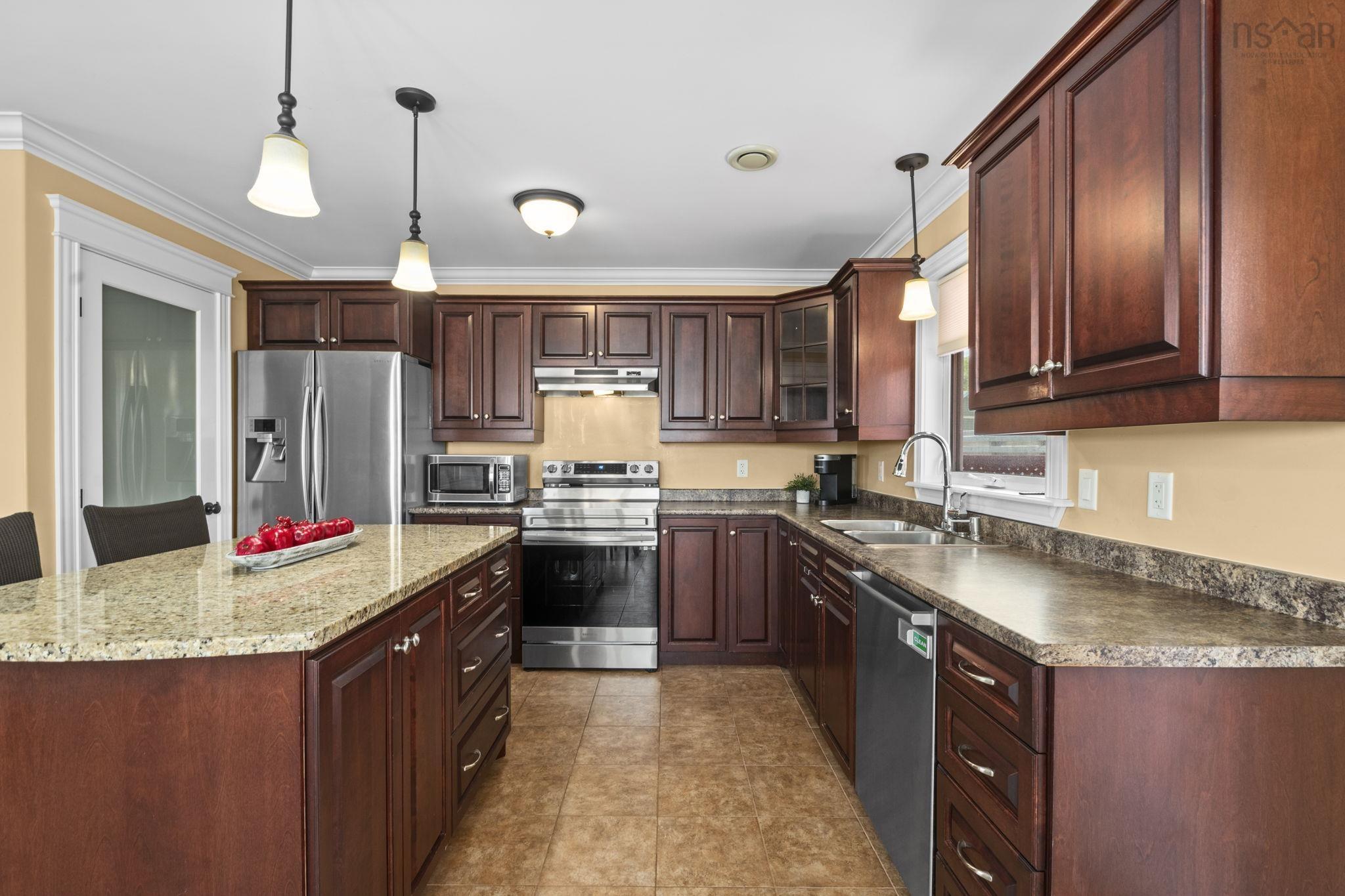 $689,900.00: 5 Lucy Court, Middle Sackville