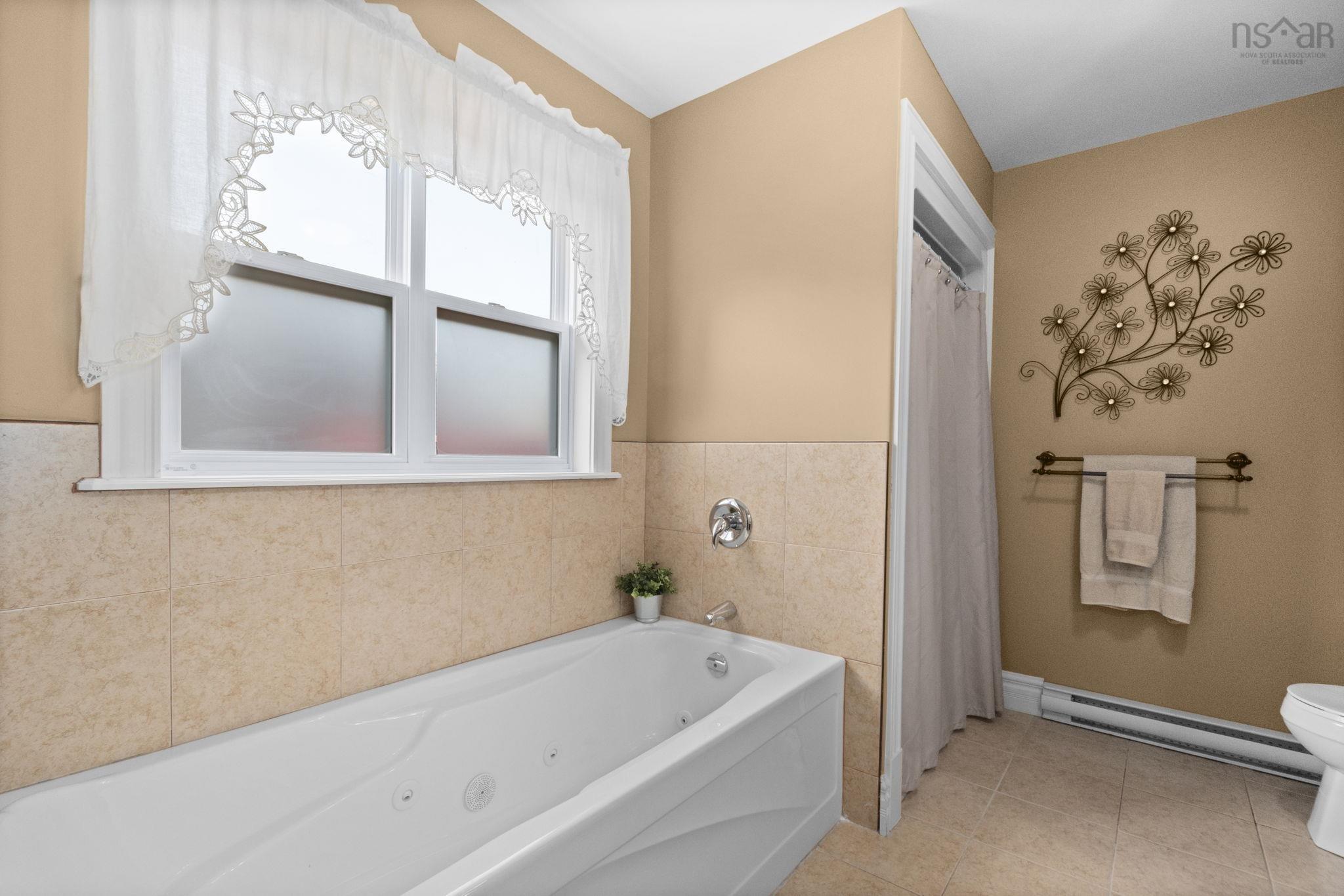 $689,900.00: 5 Lucy Court, Middle Sackville