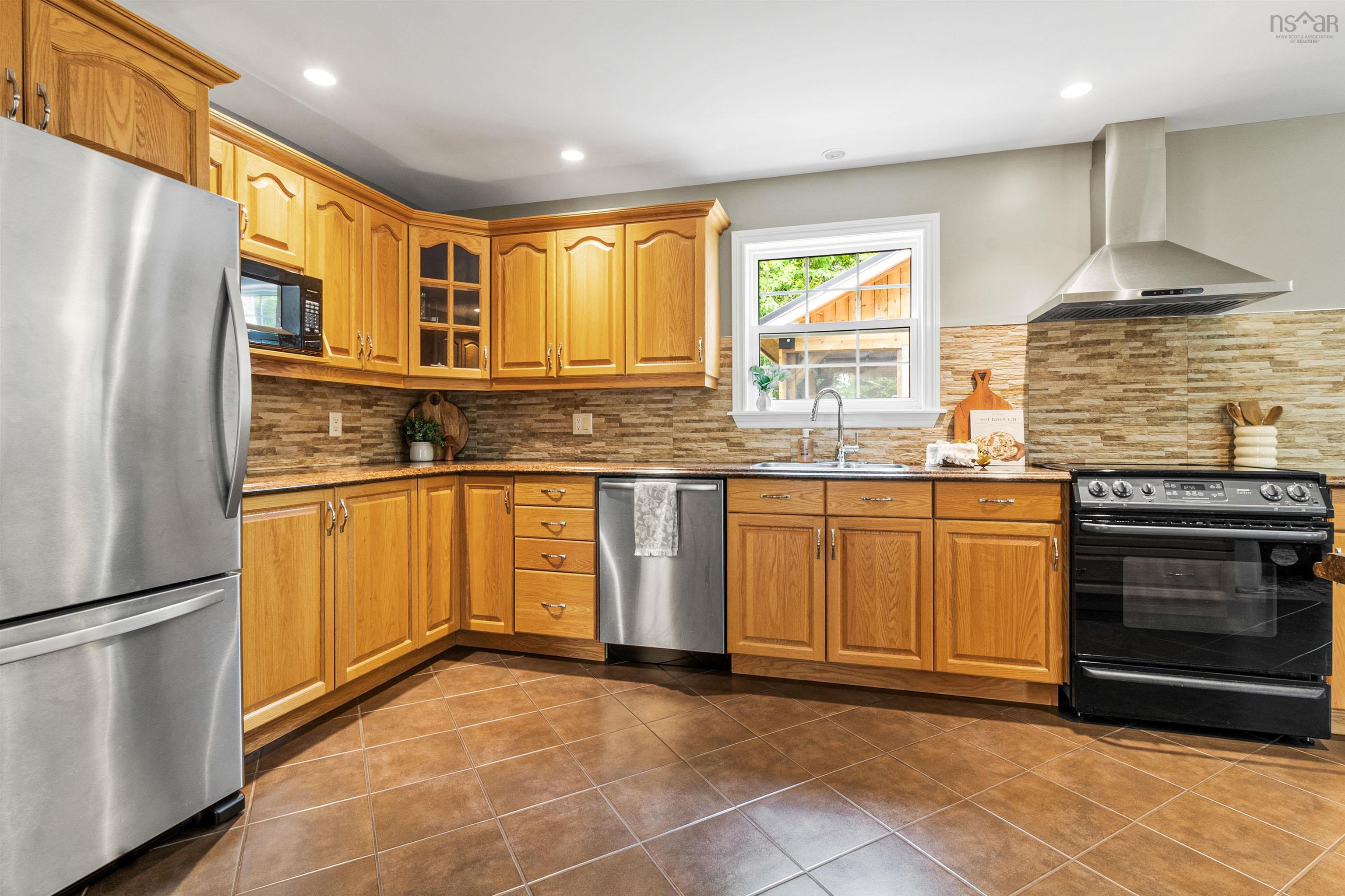 $749,900.00: 424 Tattenham Crescent, Hammonds Plains