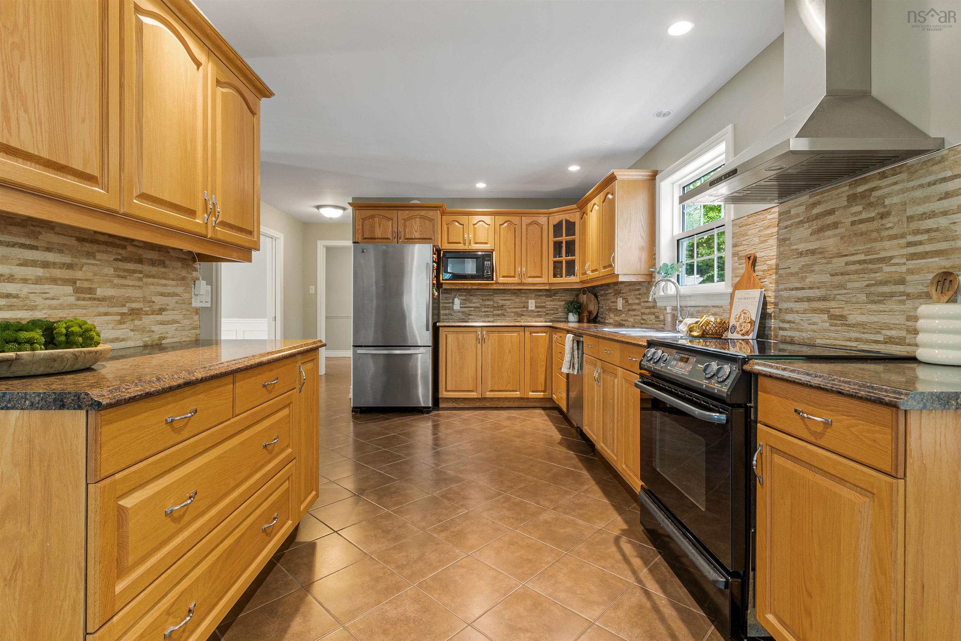 $749,900.00: 424 Tattenham Crescent, Hammonds Plains