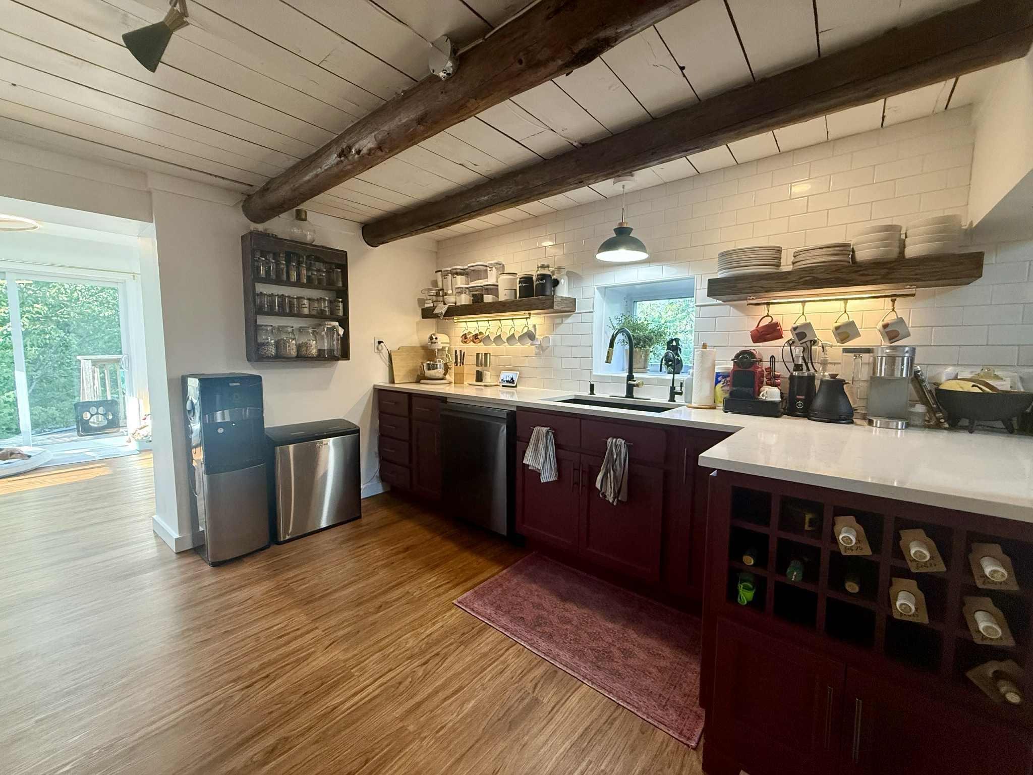 $389,000.00: 621 Highway 236, Green Oaks