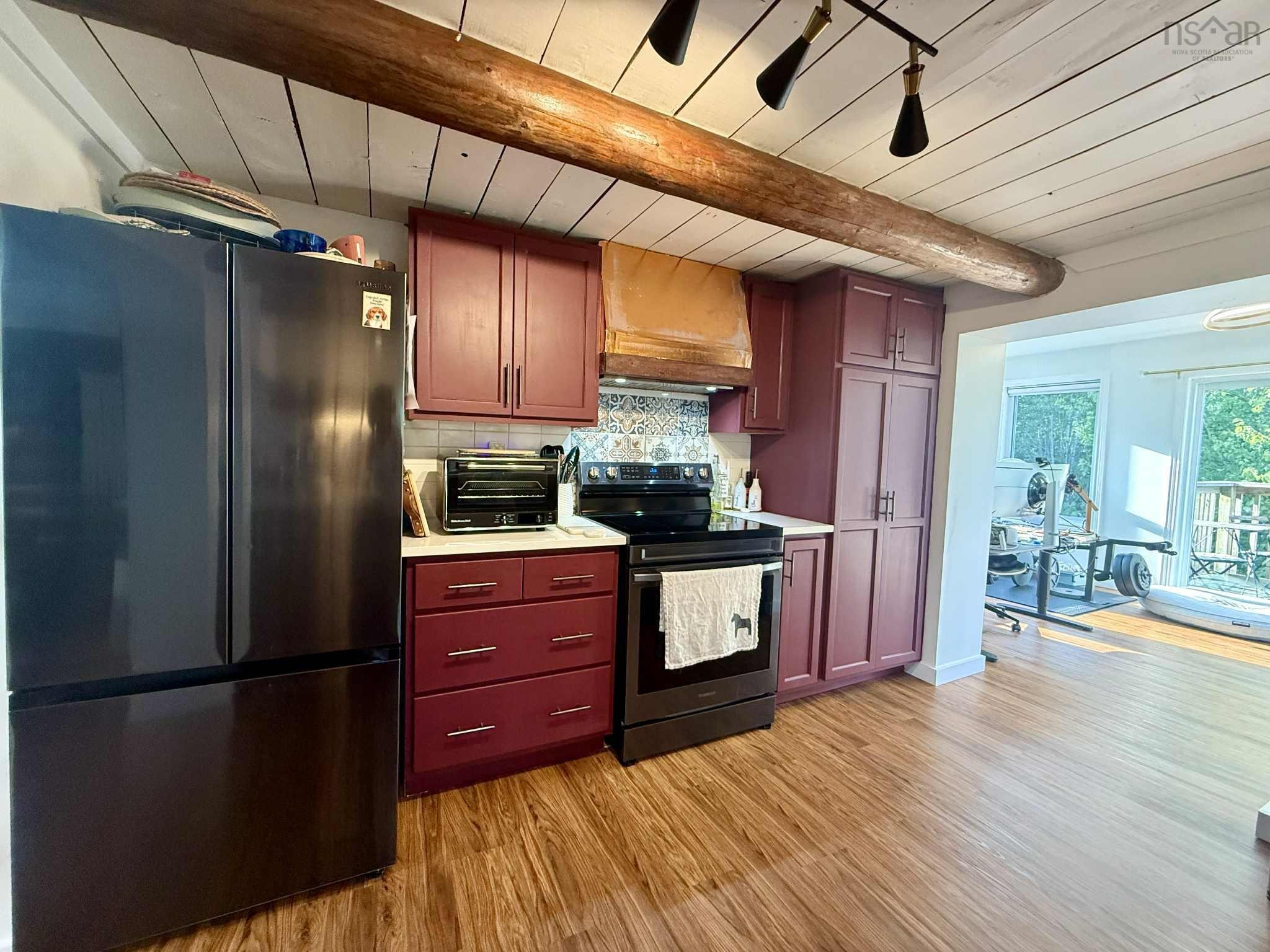 $389,000.00: 621 Highway 236, Green Oaks