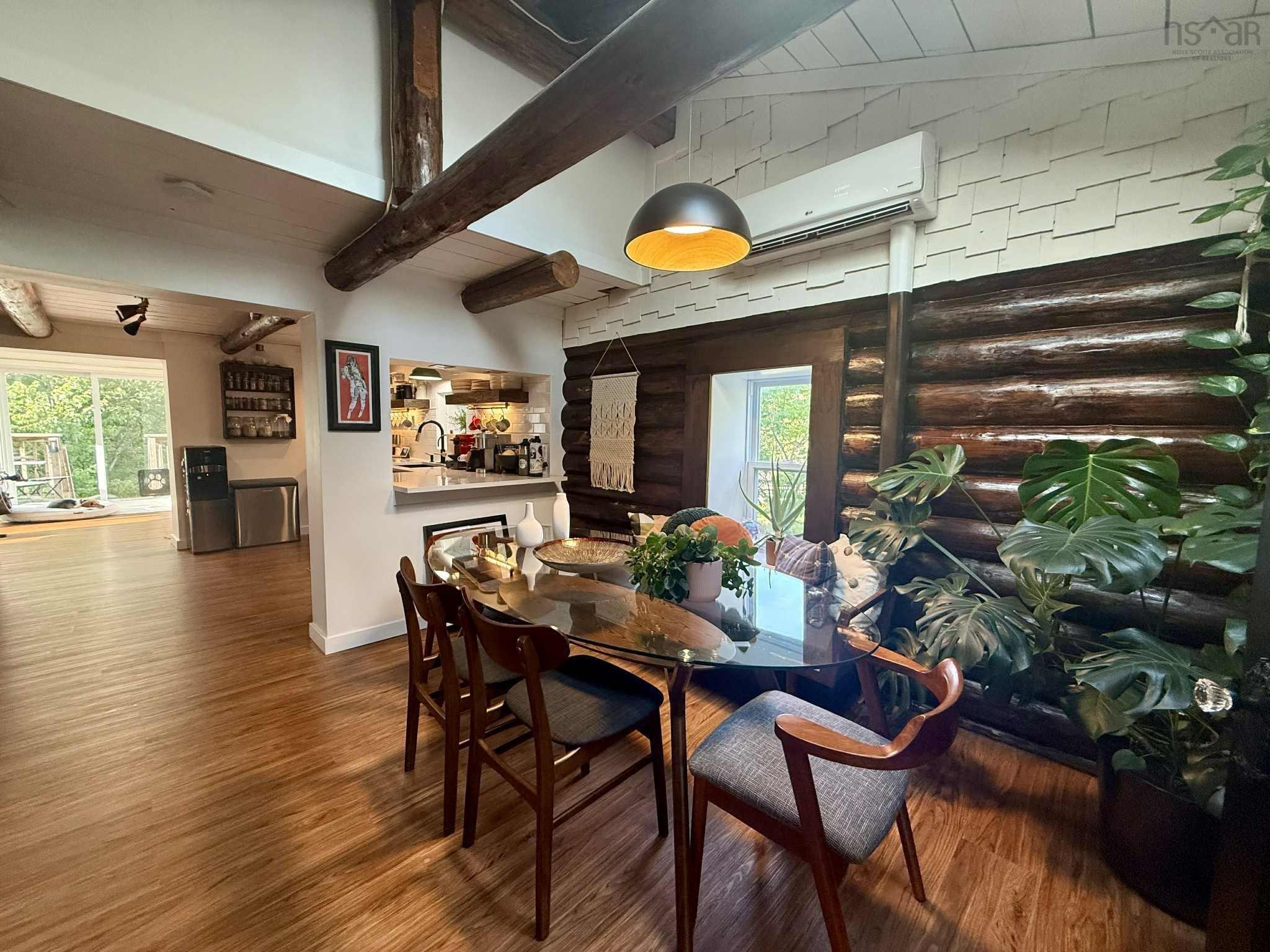 $389,000.00: 621 Highway 236, Green Oaks