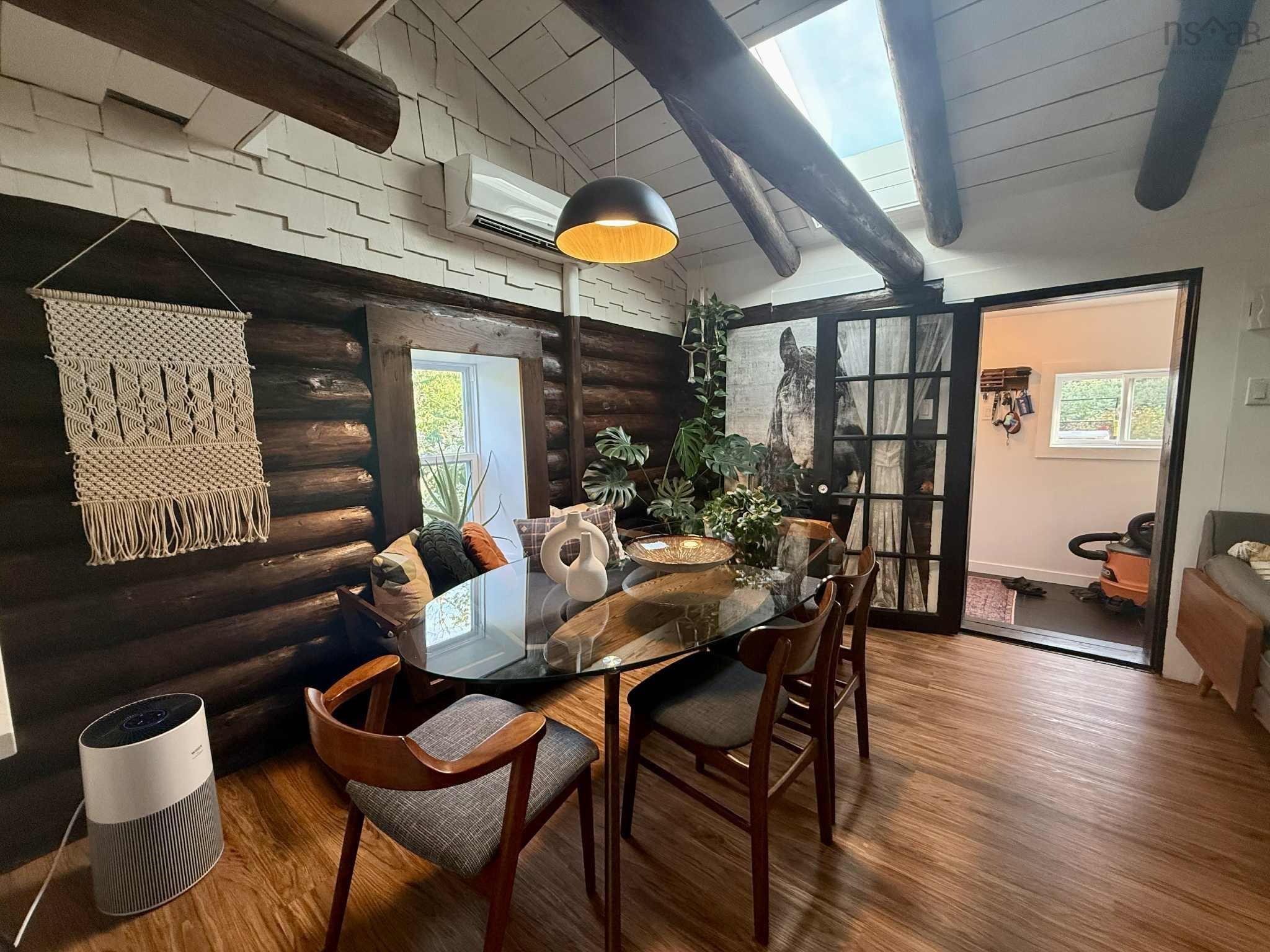 $389,000.00: 621 Highway 236, Green Oaks