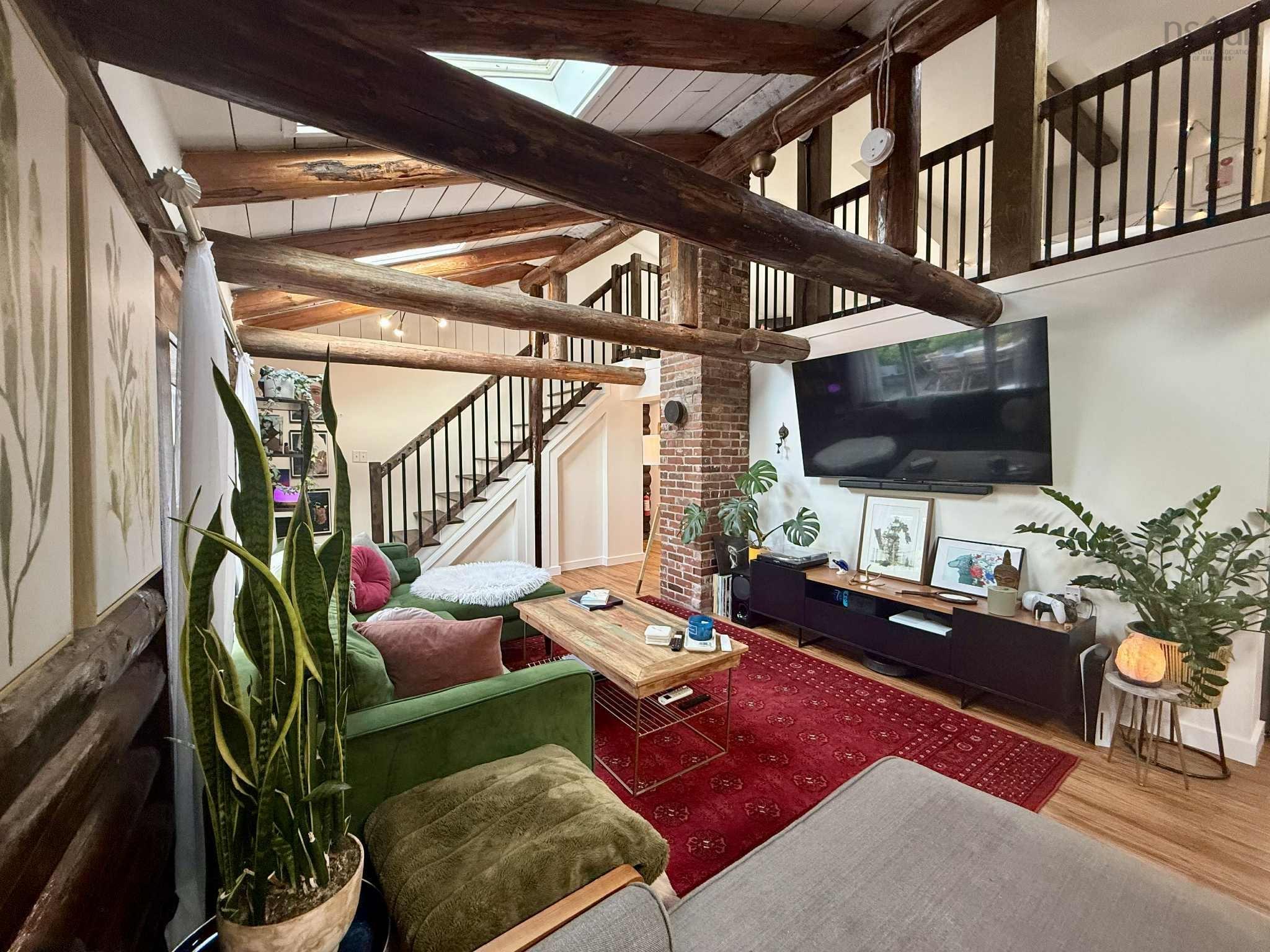 $389,000.00: 621 Highway 236, Green Oaks