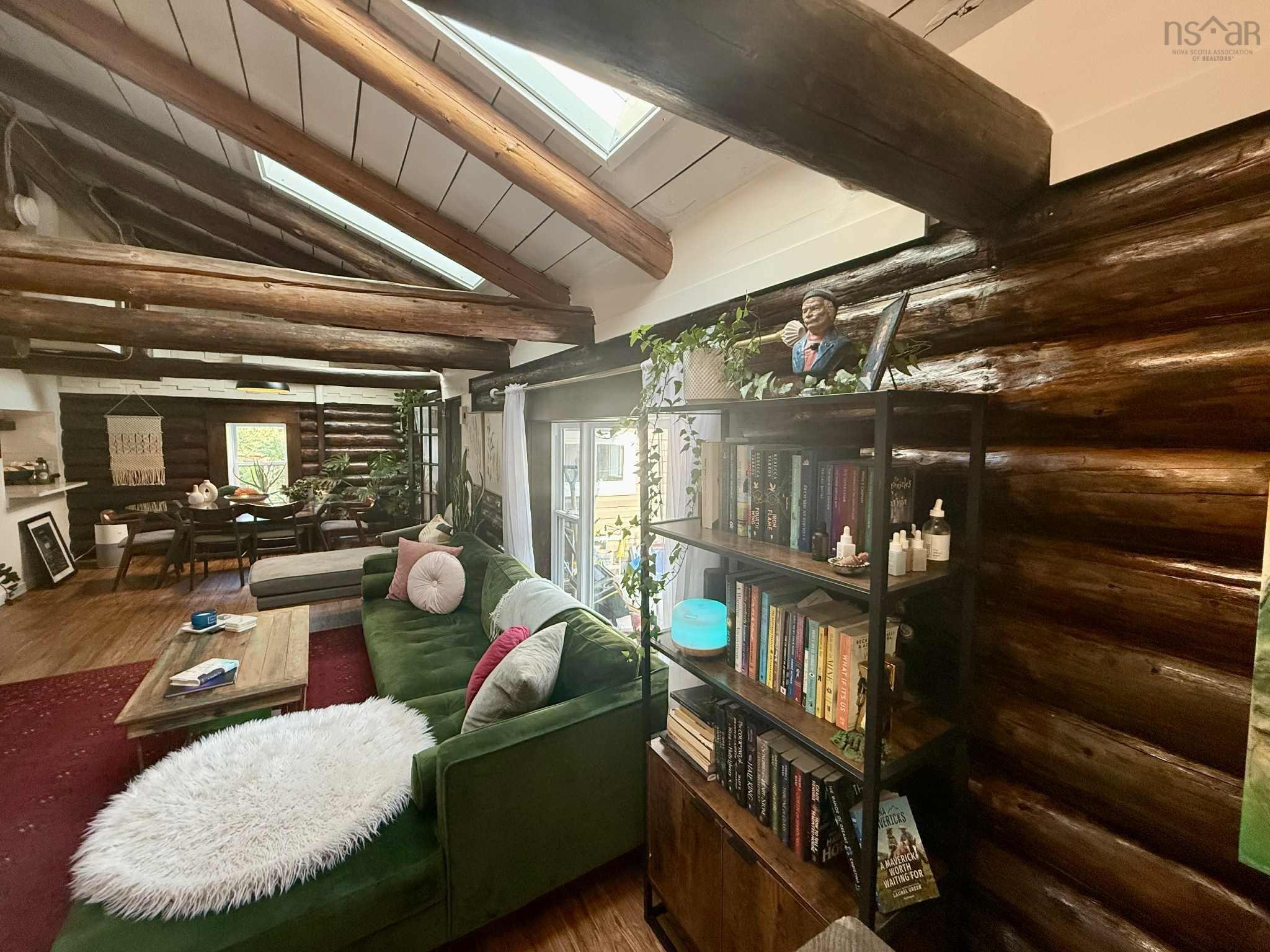 $389,000.00: 621 Highway 236, Green Oaks