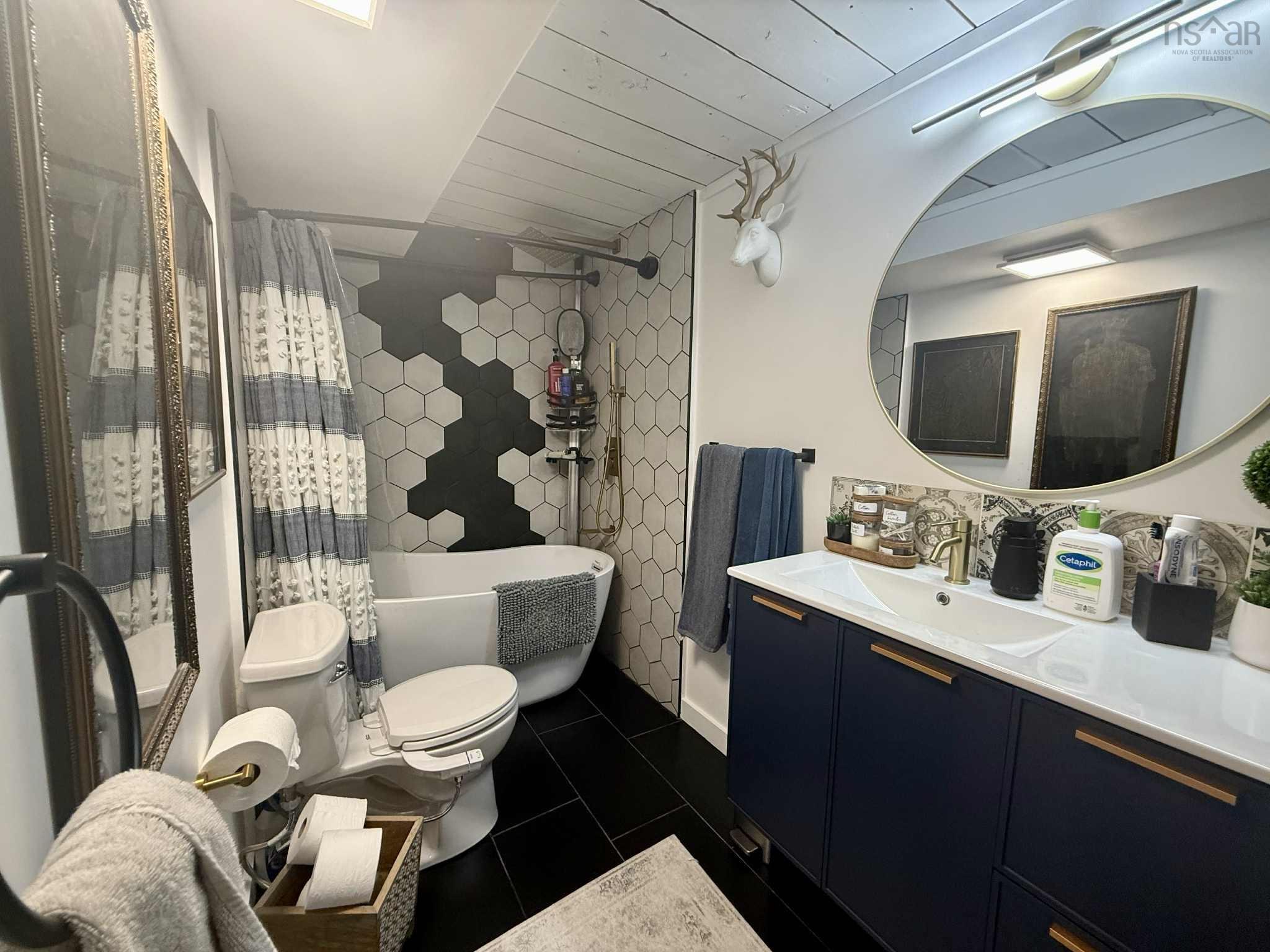 $389,000.00: 621 Highway 236, Green Oaks