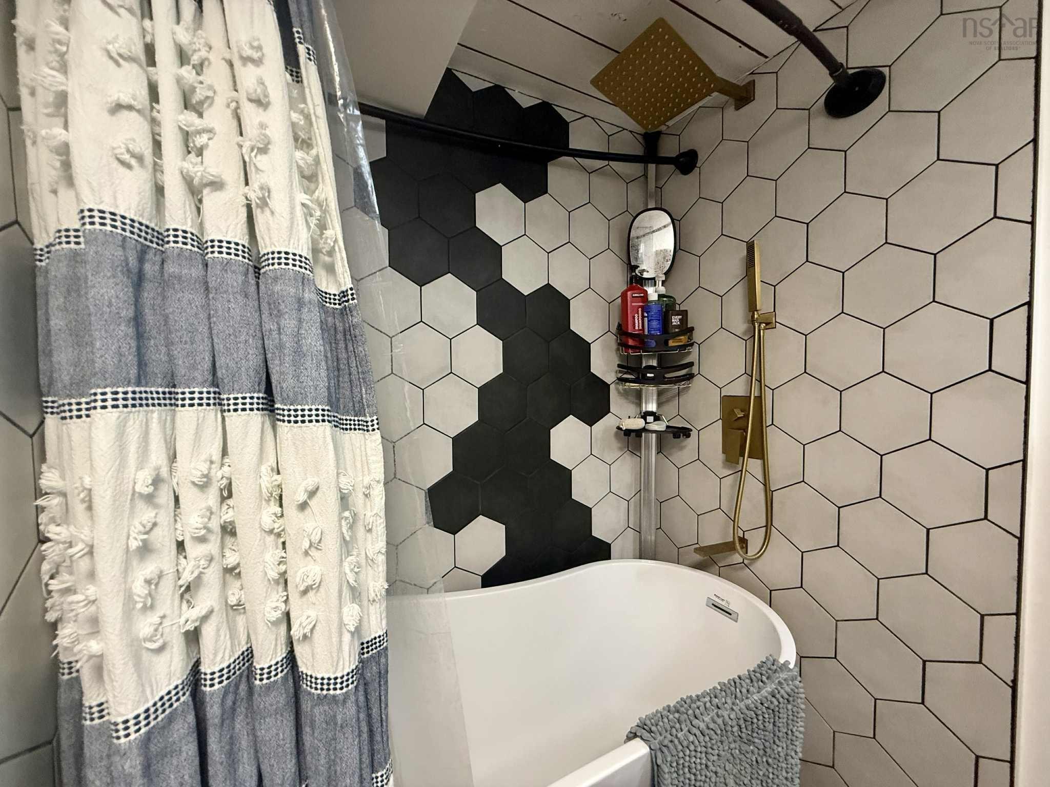 $389,000.00: 621 Highway 236, Green Oaks