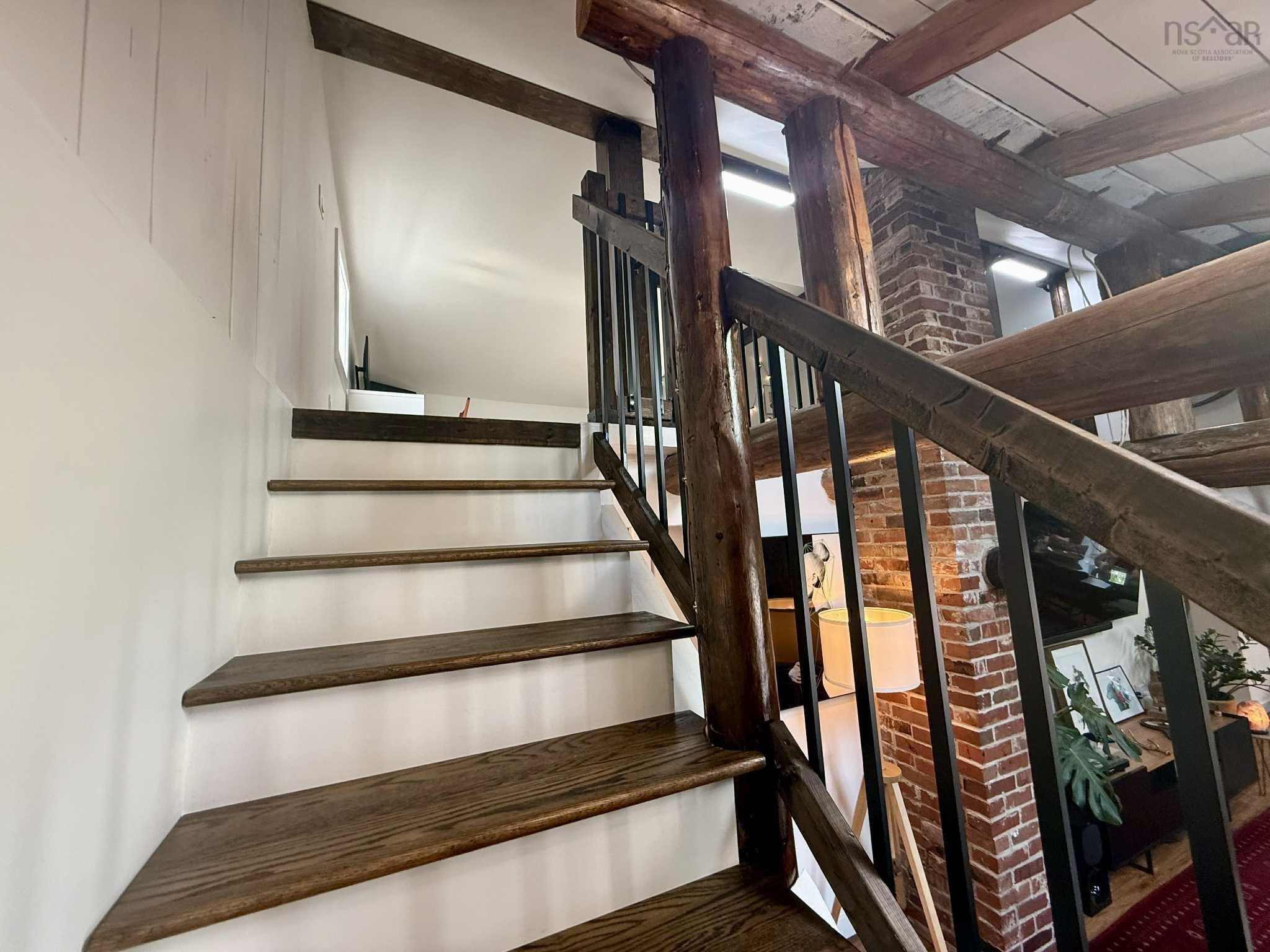 $389,000.00: 621 Highway 236, Green Oaks