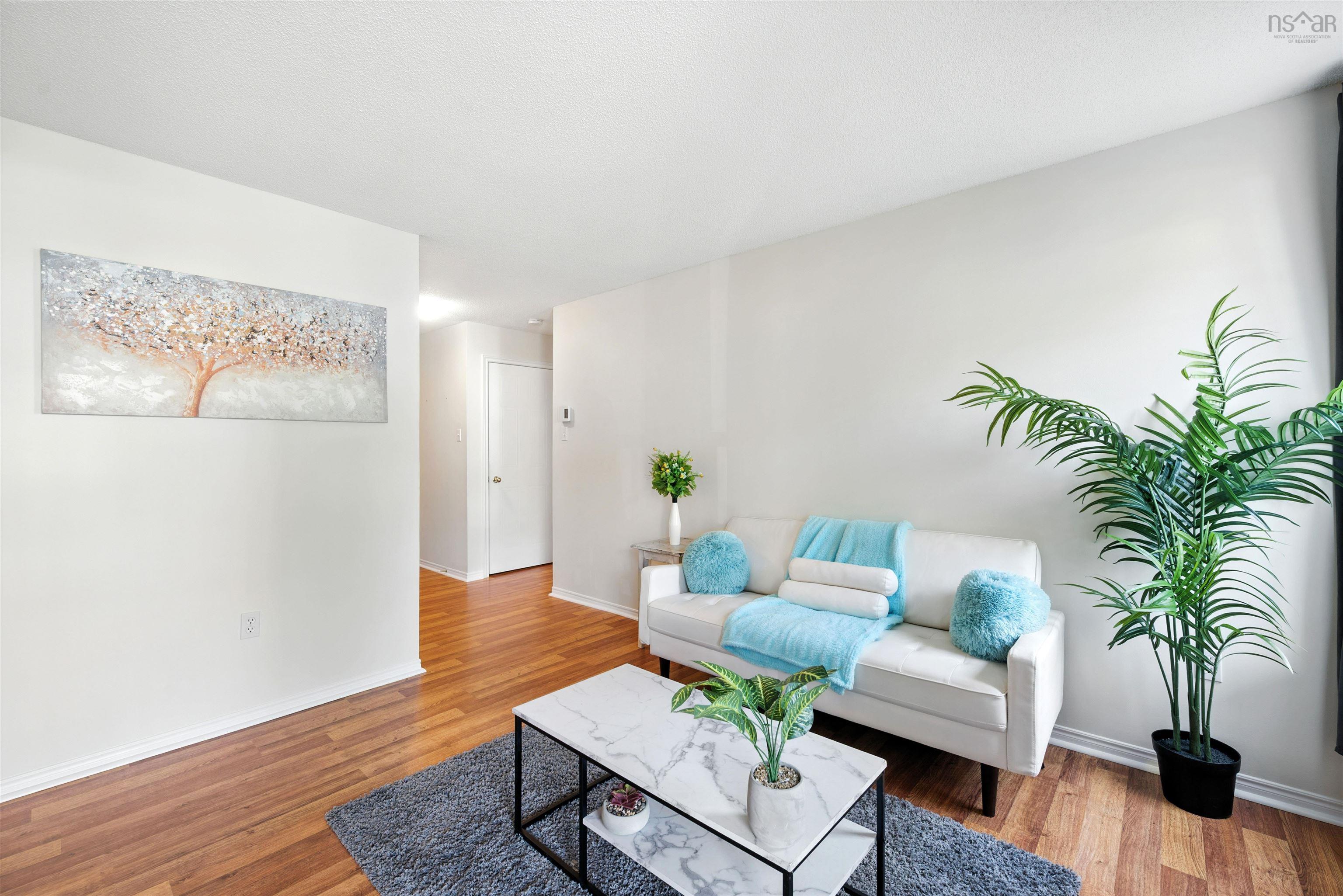 $279,000.00: 206 79 Collins Grove, Dartmouth