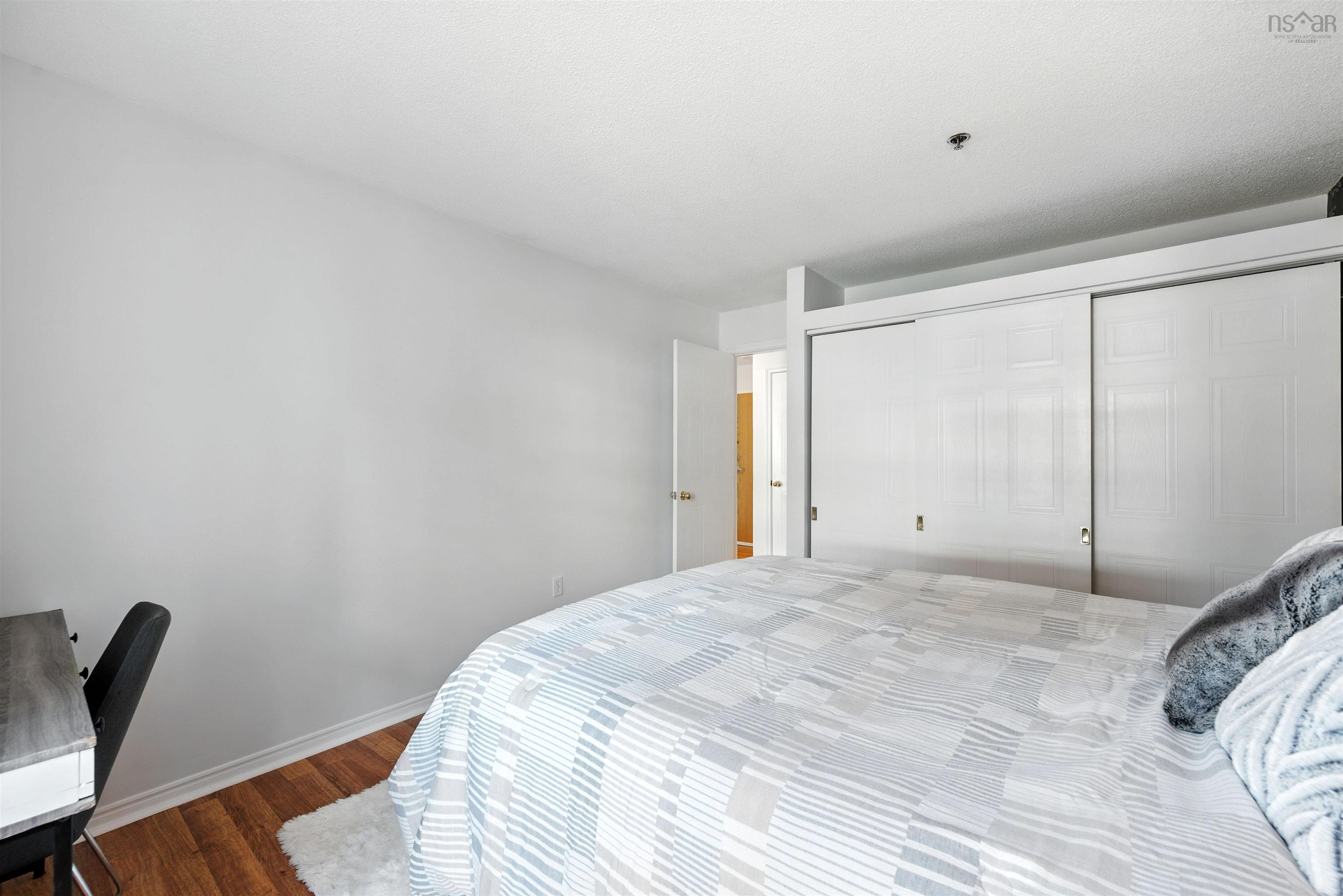 $279,000.00: 206 79 Collins Grove, Dartmouth