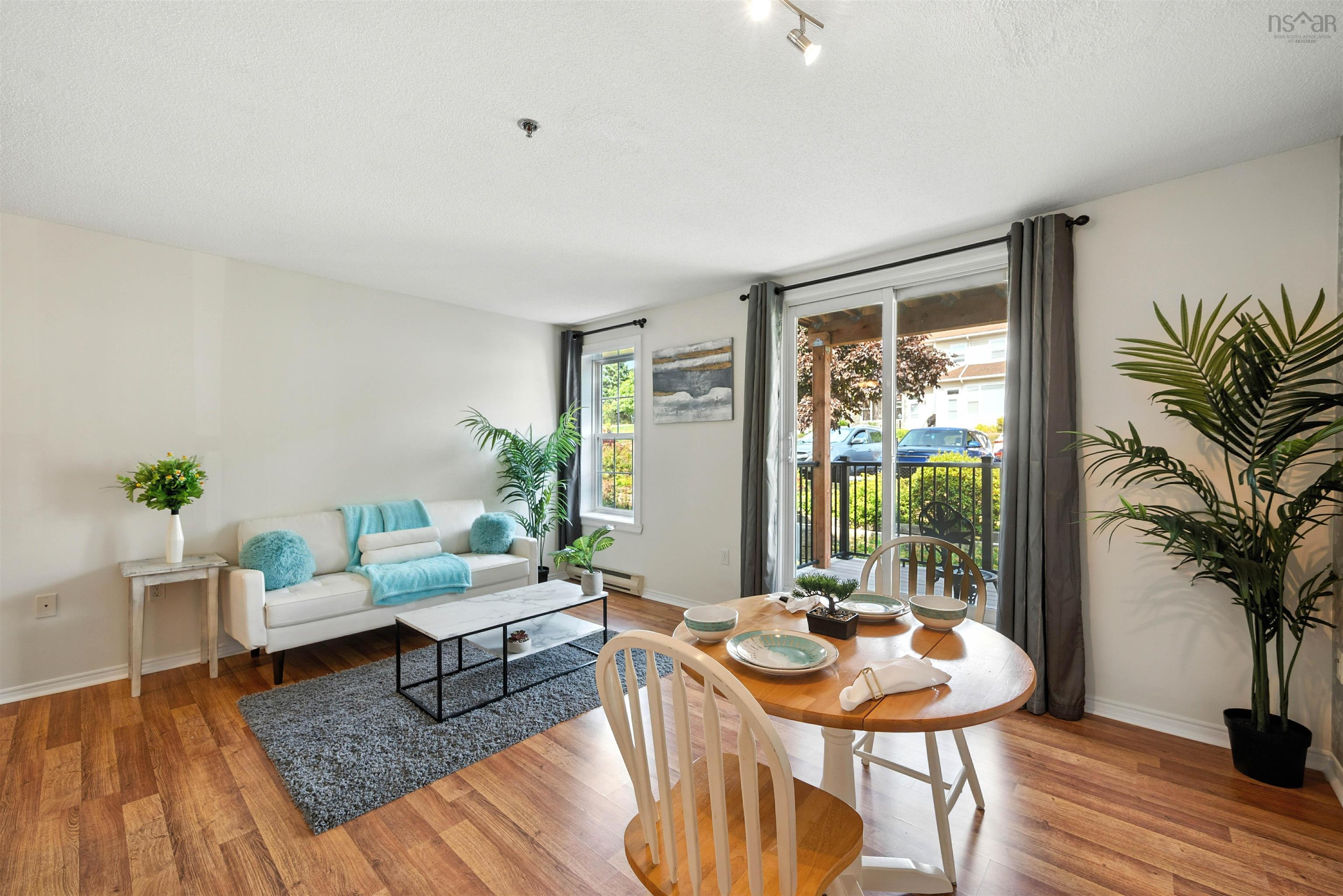 $279,000.00: 206 79 Collins Grove, Dartmouth