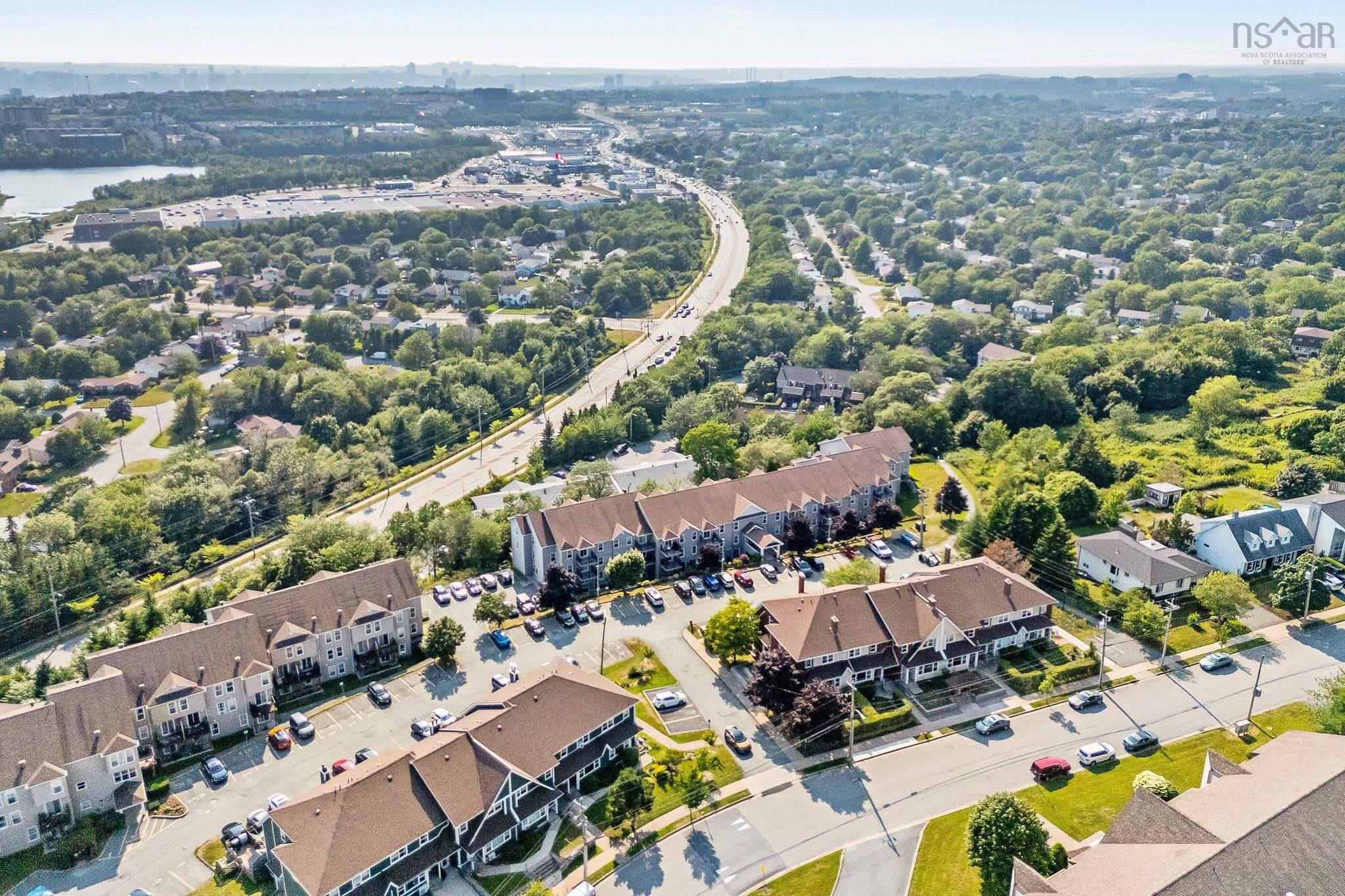 $279,000.00: 206 79 Collins Grove, Dartmouth