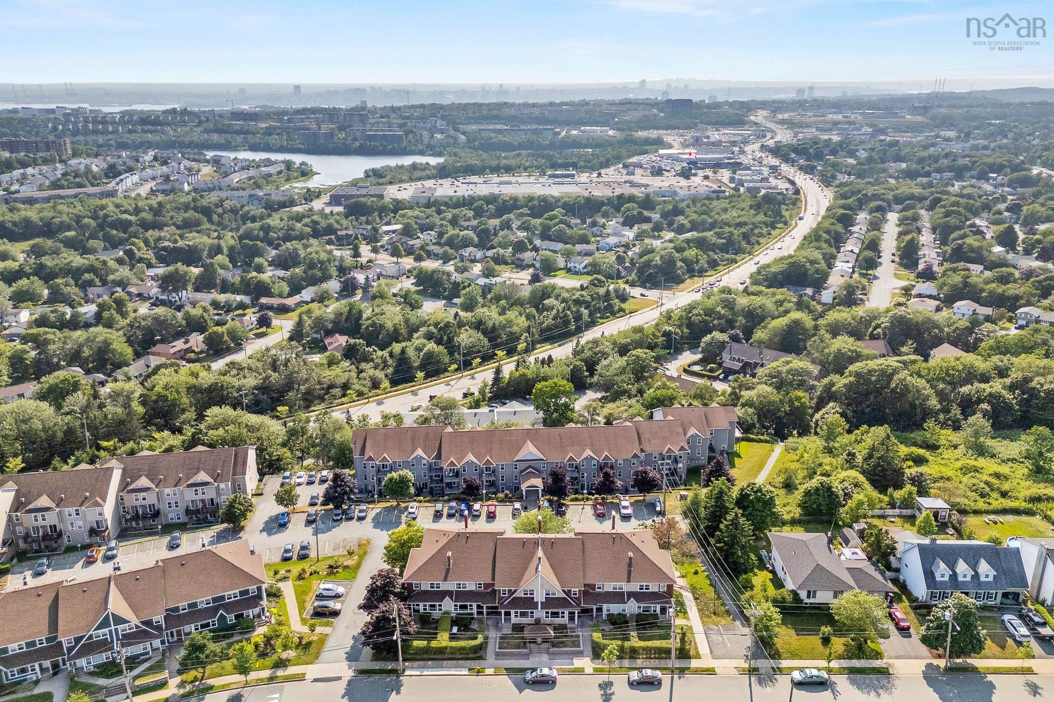 $279,000.00: 206 79 Collins Grove, Dartmouth