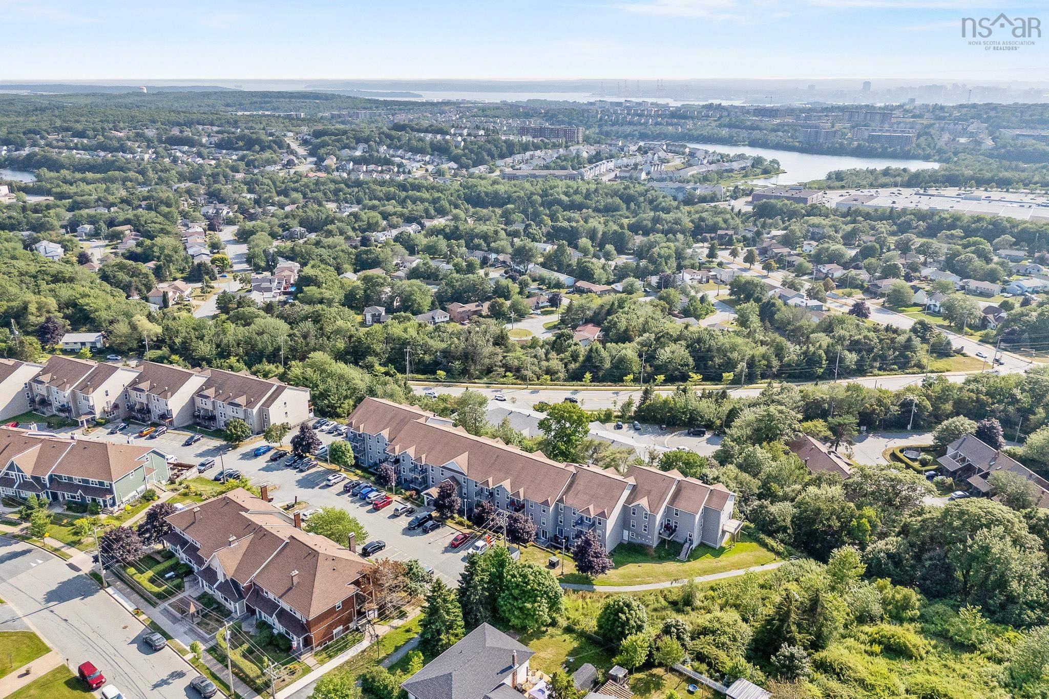 $279,000.00: 206 79 Collins Grove, Dartmouth