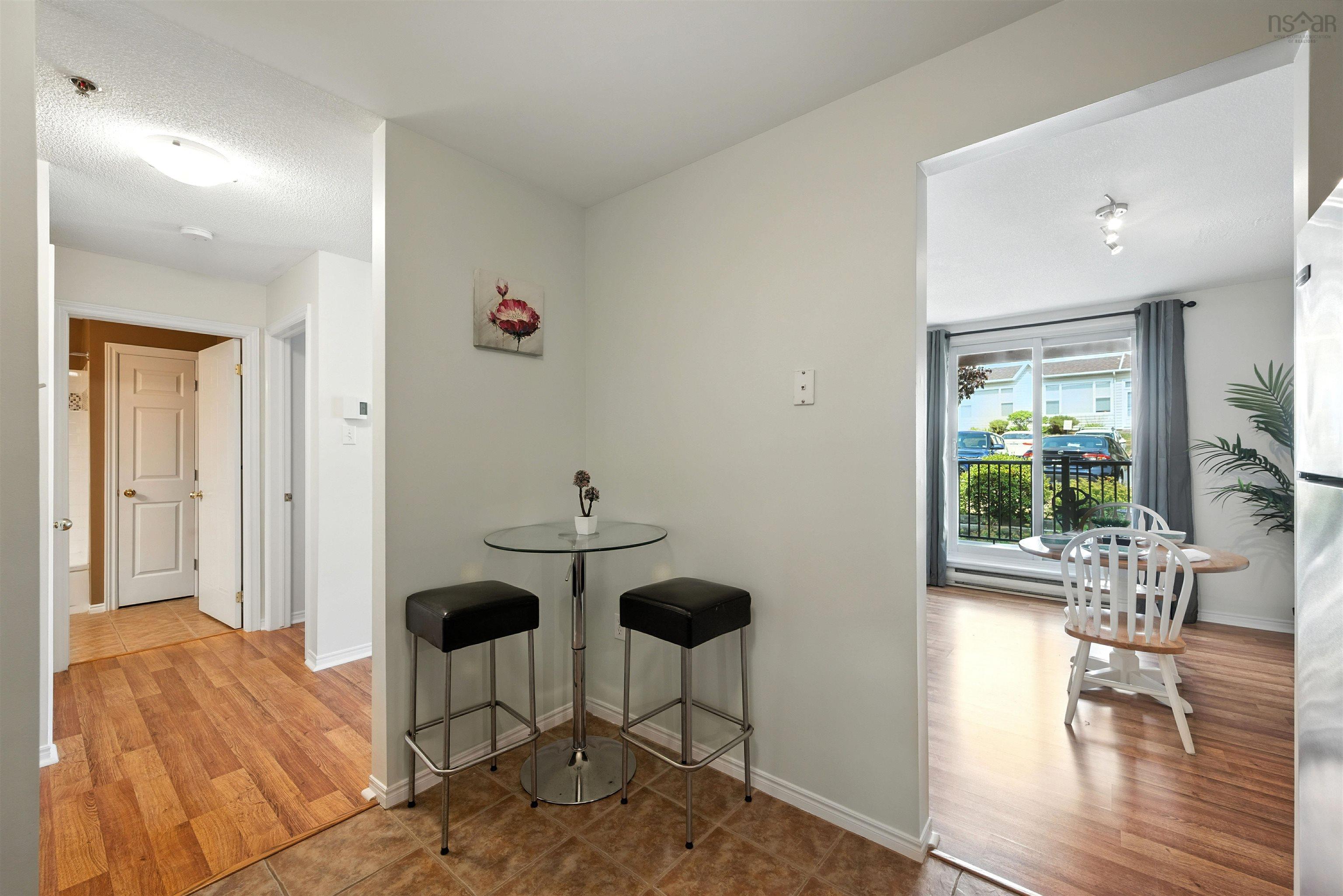 $279,000.00: 206 79 Collins Grove, Dartmouth