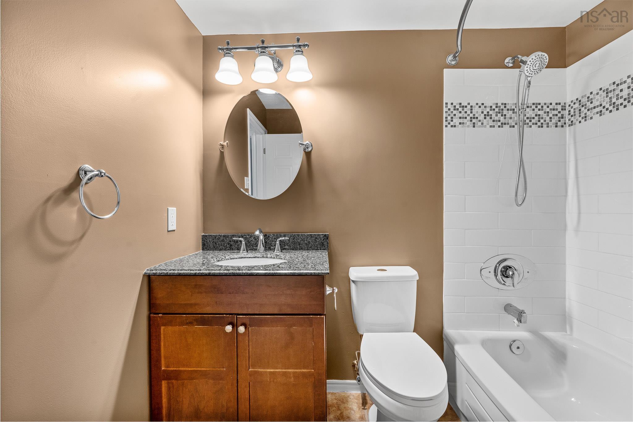 $279,000.00: 206 79 Collins Grove, Dartmouth