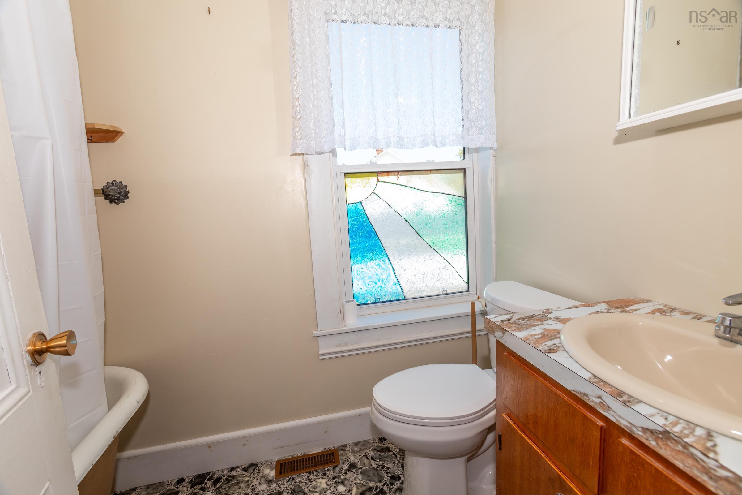 $279,000.00: 7498 Highway 340, Weymouth