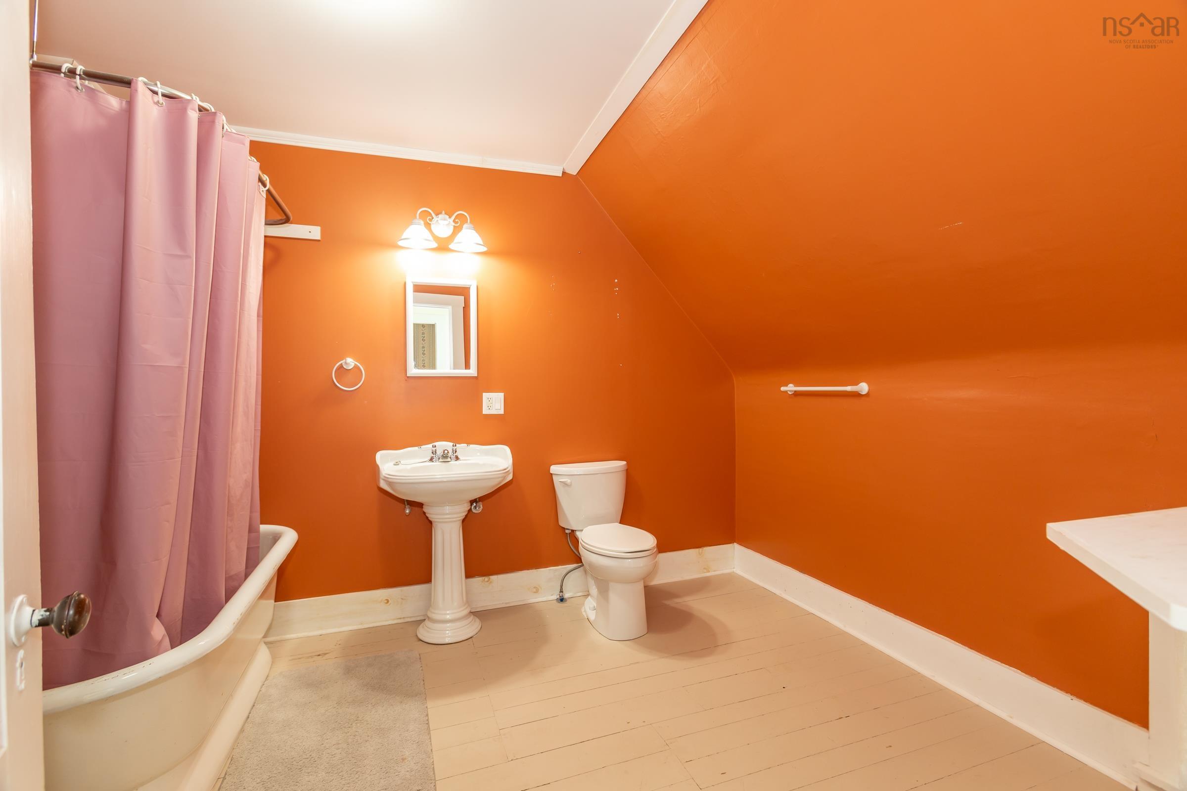 $279,000.00: 7498 Highway 340, Weymouth