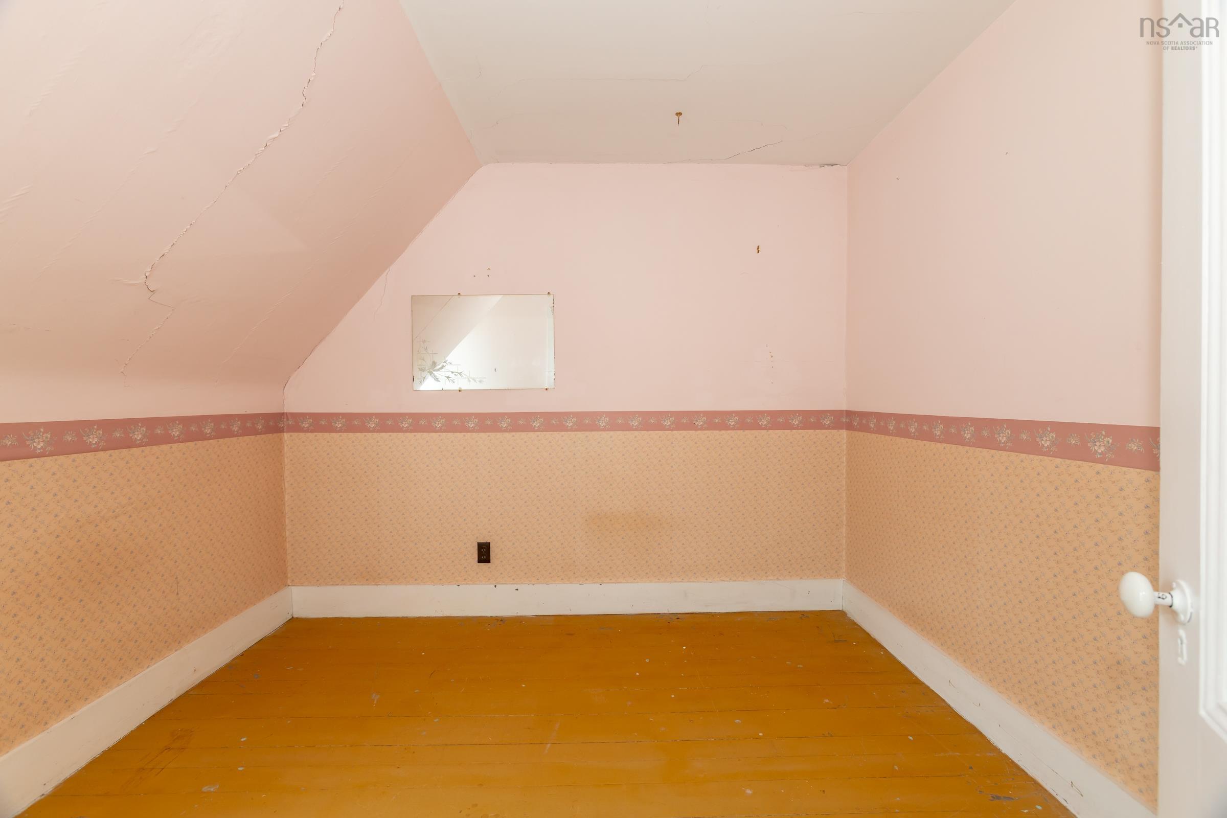 $279,000.00: 7498 Highway 340, Weymouth