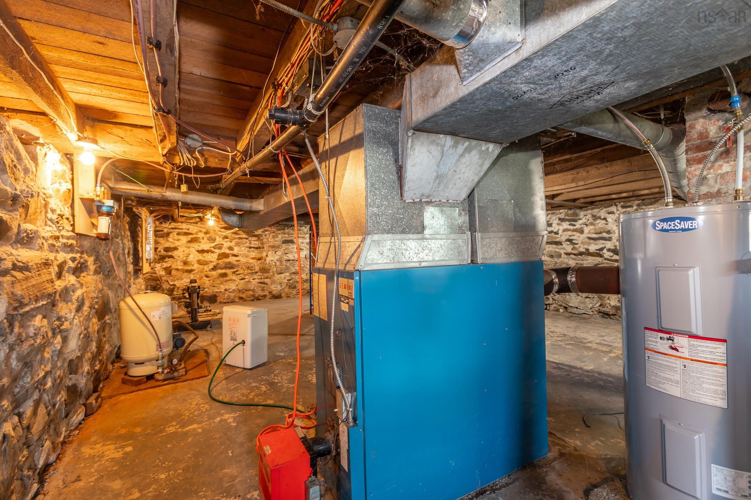 $279,000.00: 7498 Highway 340, Weymouth